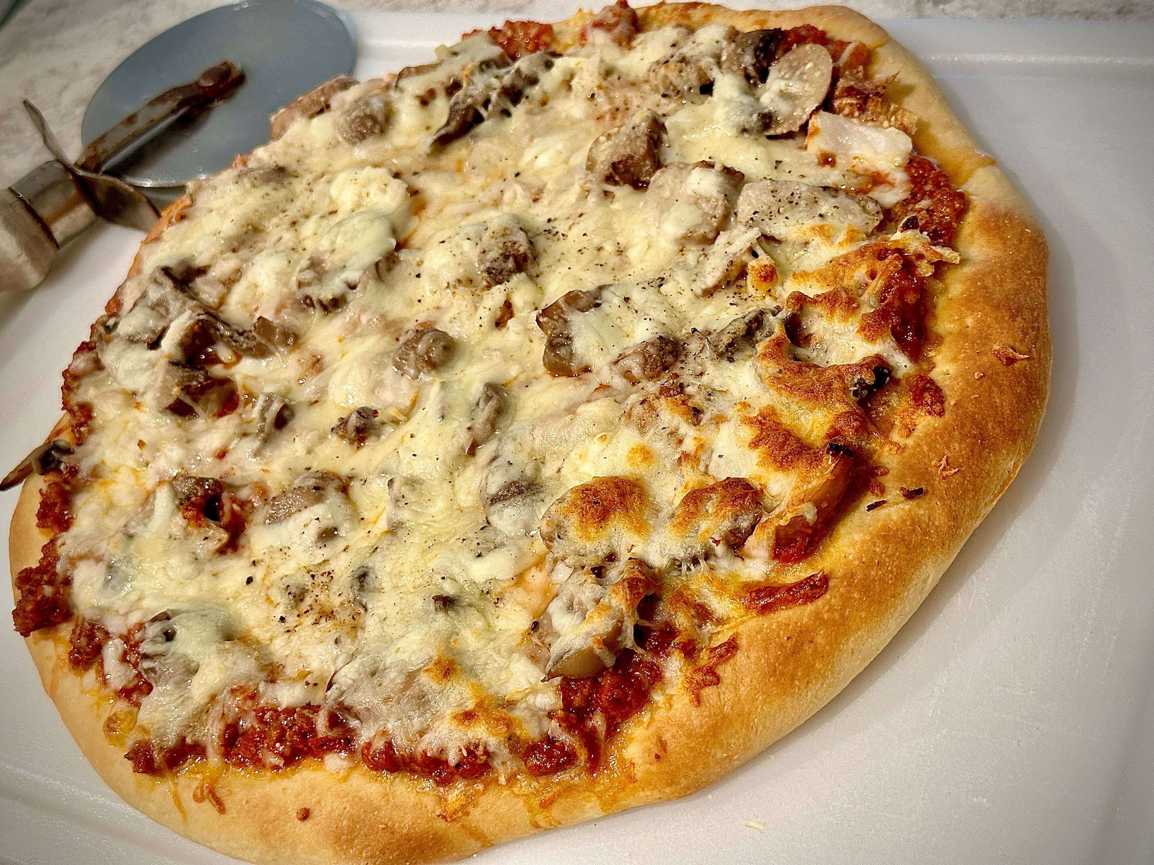 sausage mushroom pizza