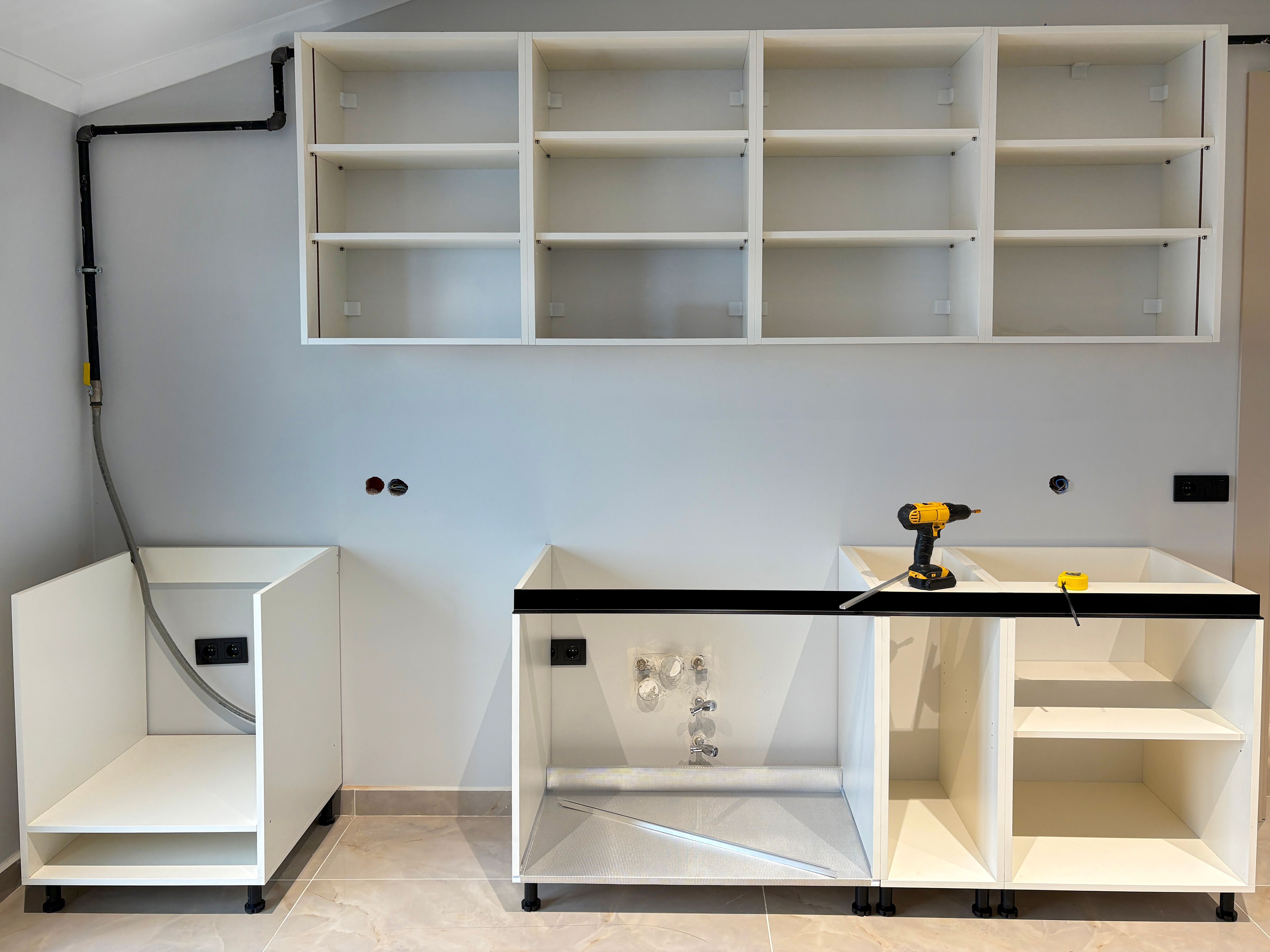 assembling kitchen cabinets