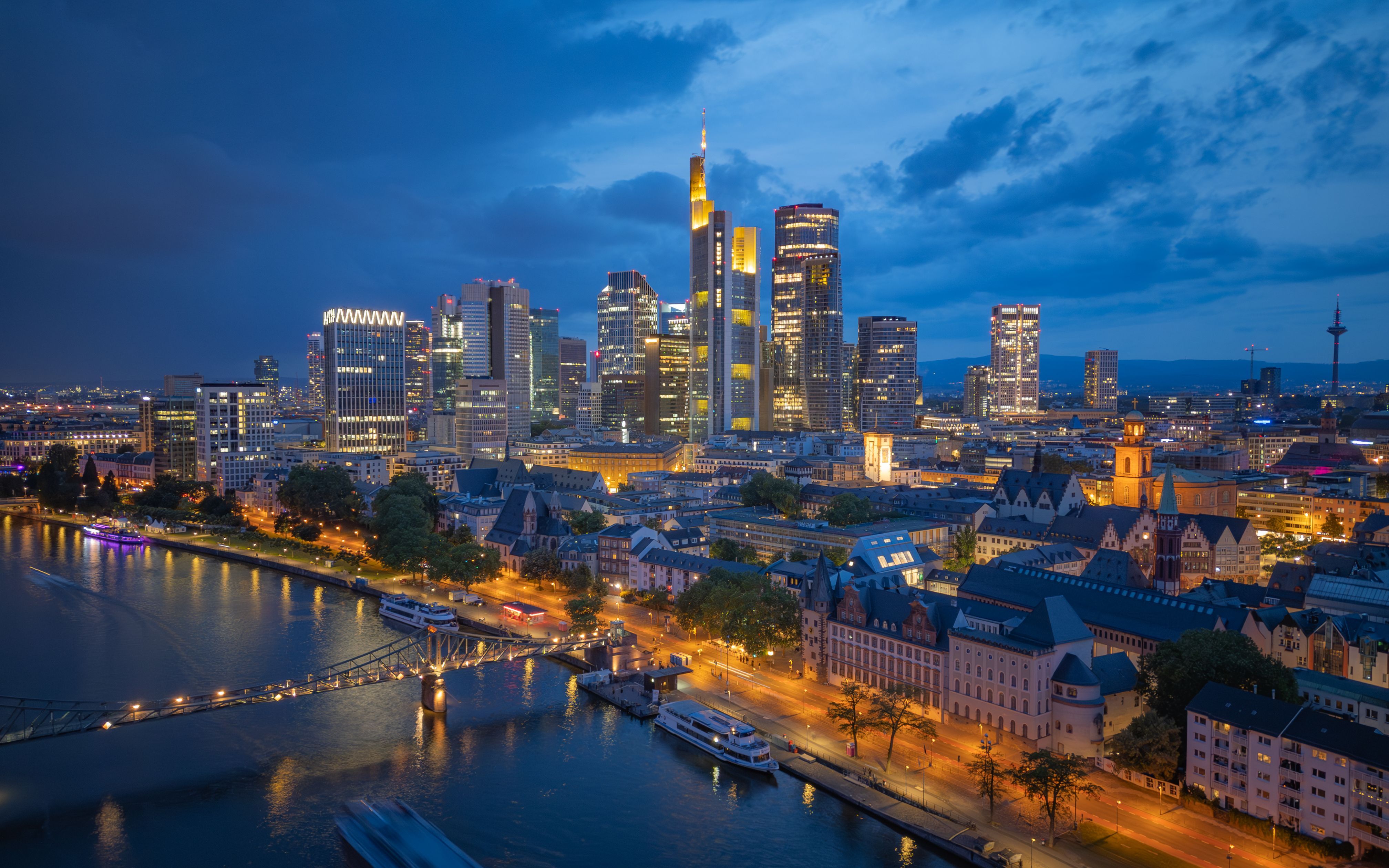 frankfurt skyline