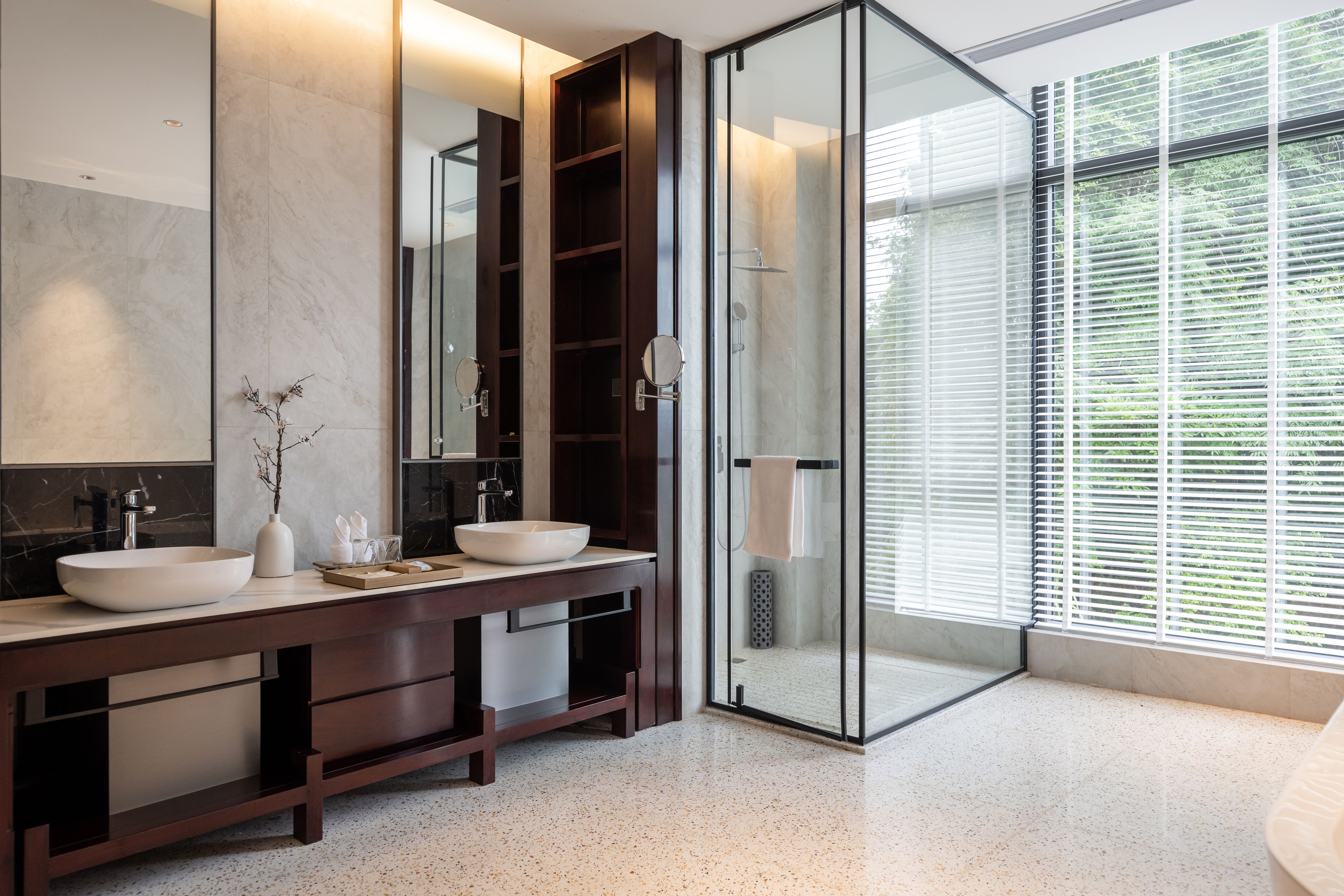luxury bathroom