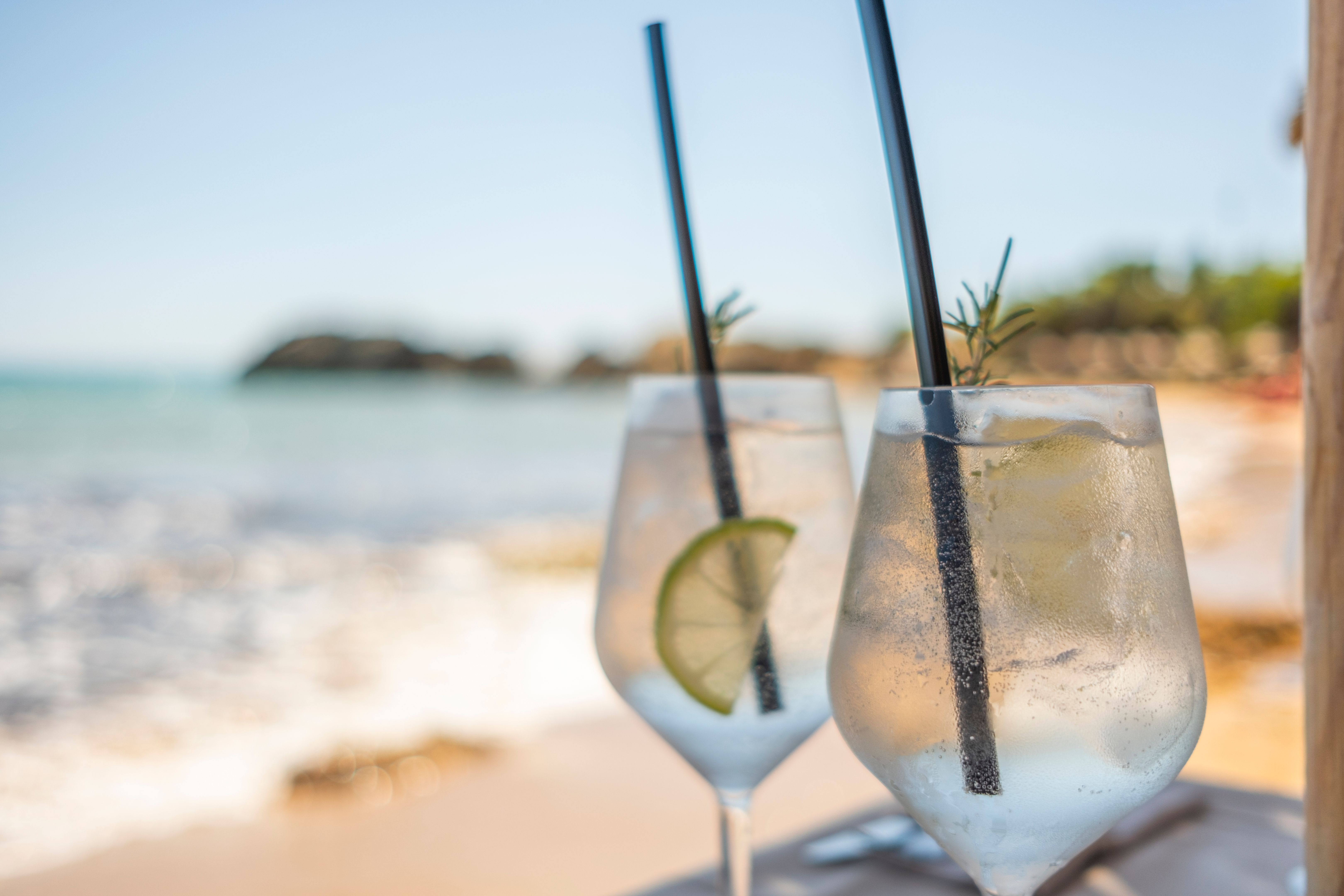 beach bar drinks