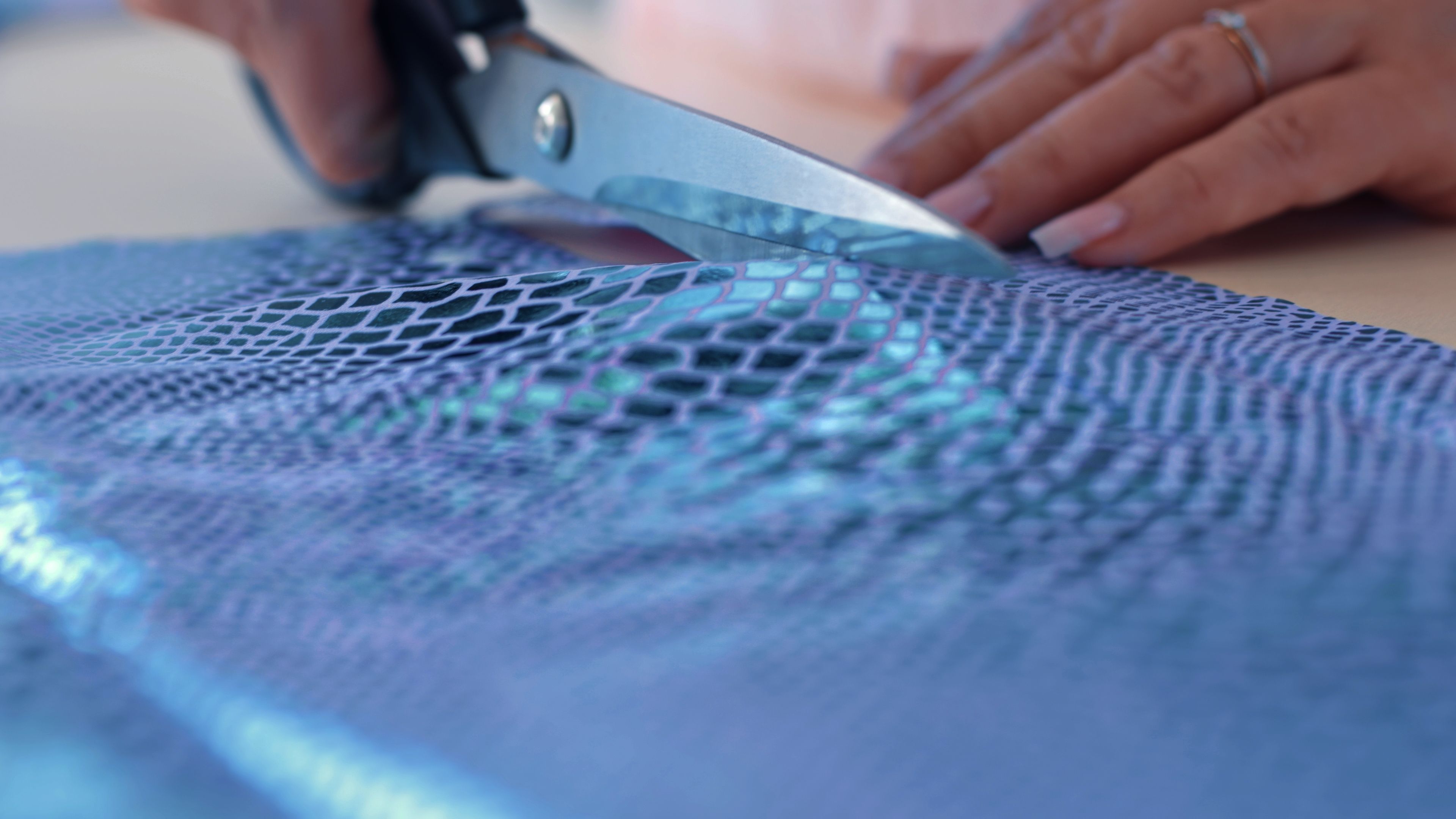 cutting screen material