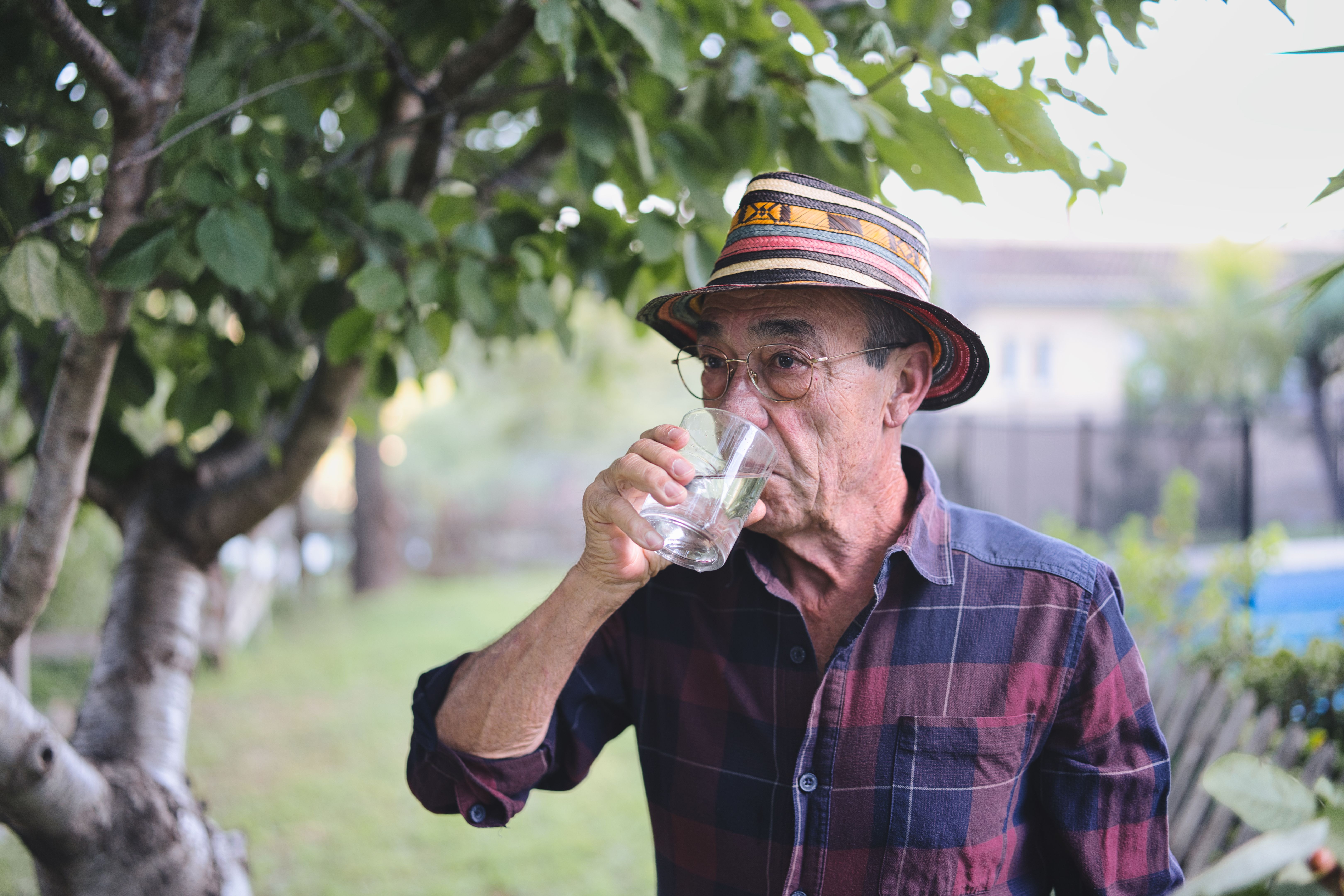 senior hydration summer