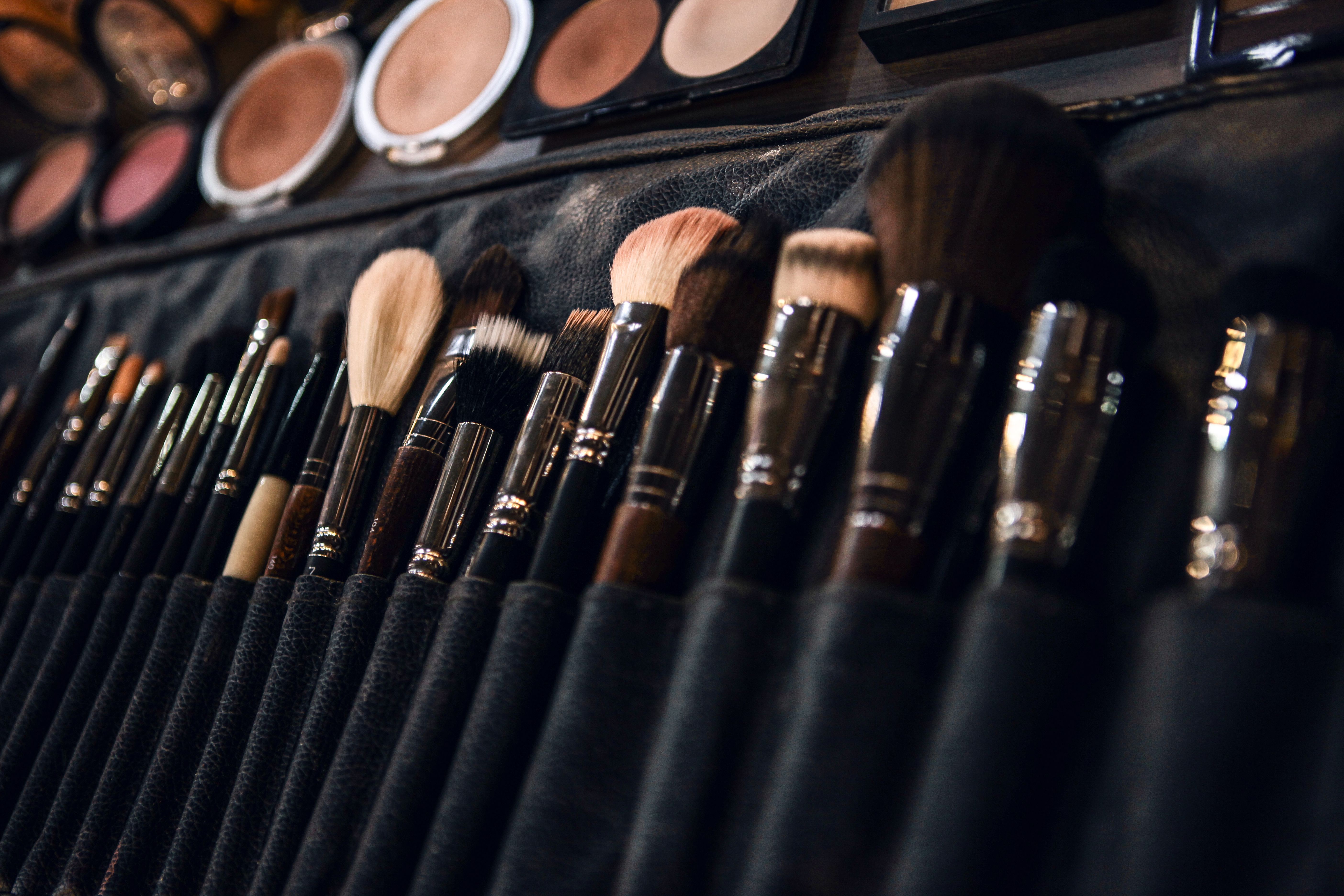 makeup artist tools