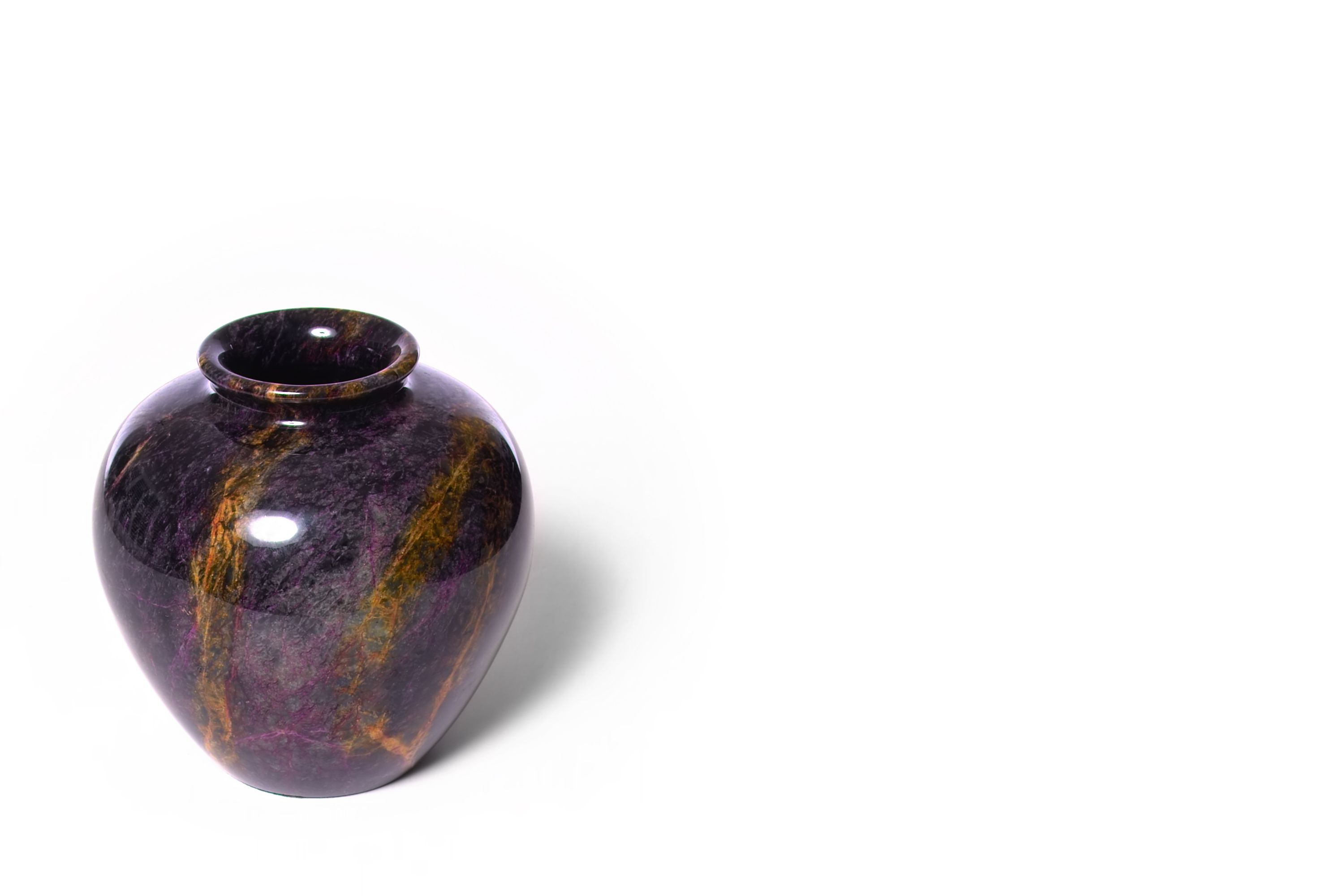 kintsugi pottery