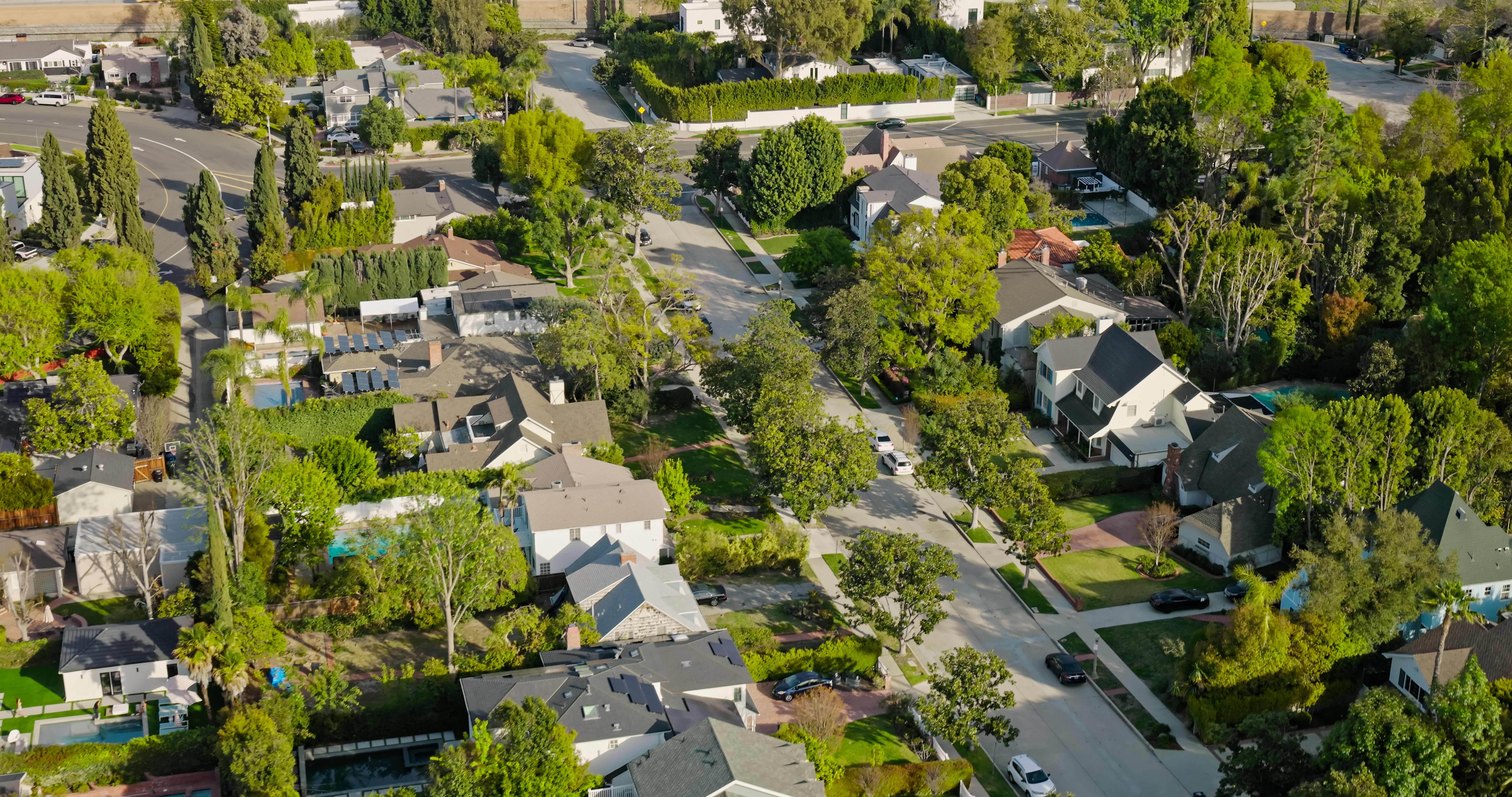 quiet los angeles neighborhood