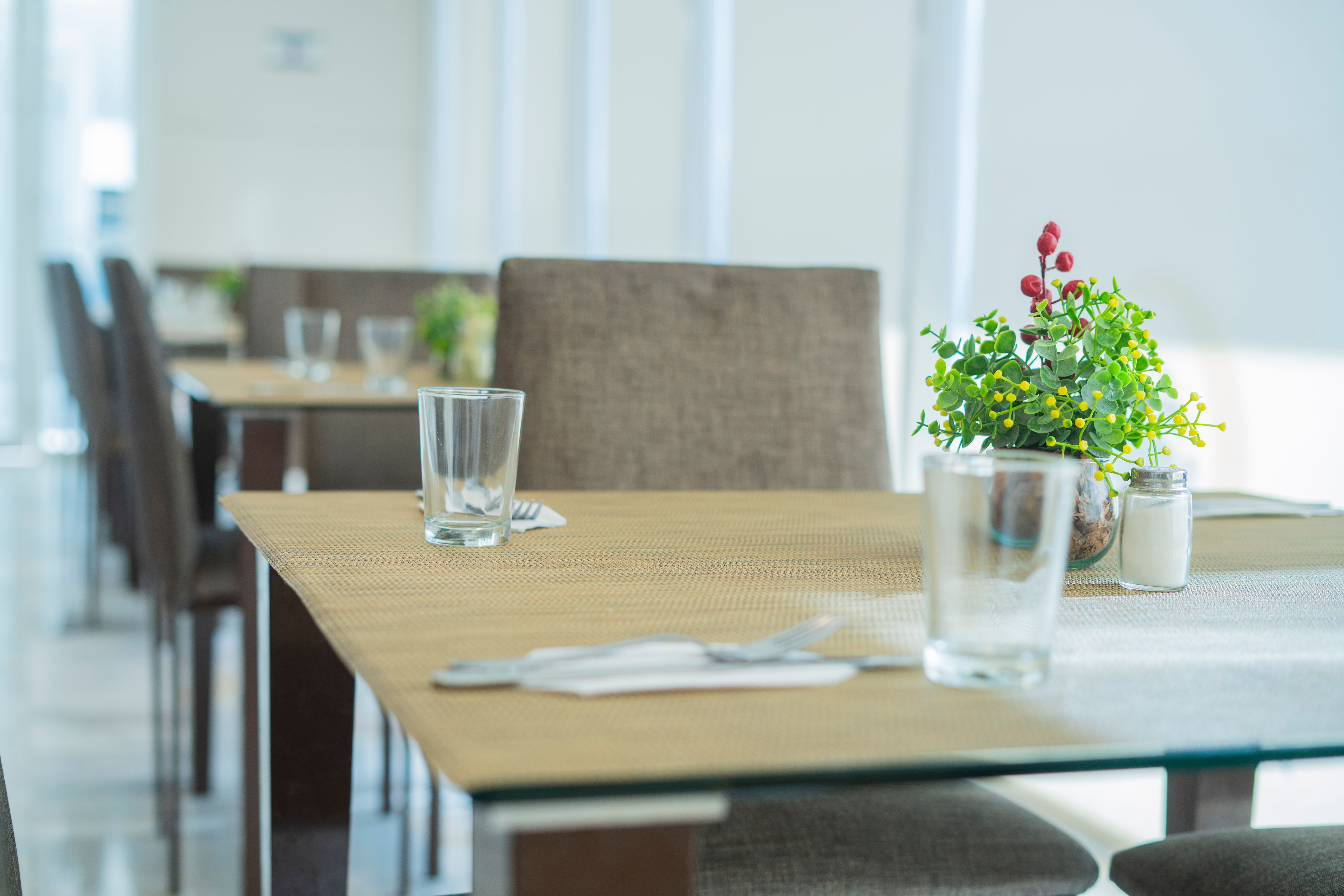 durable restaurant furniture