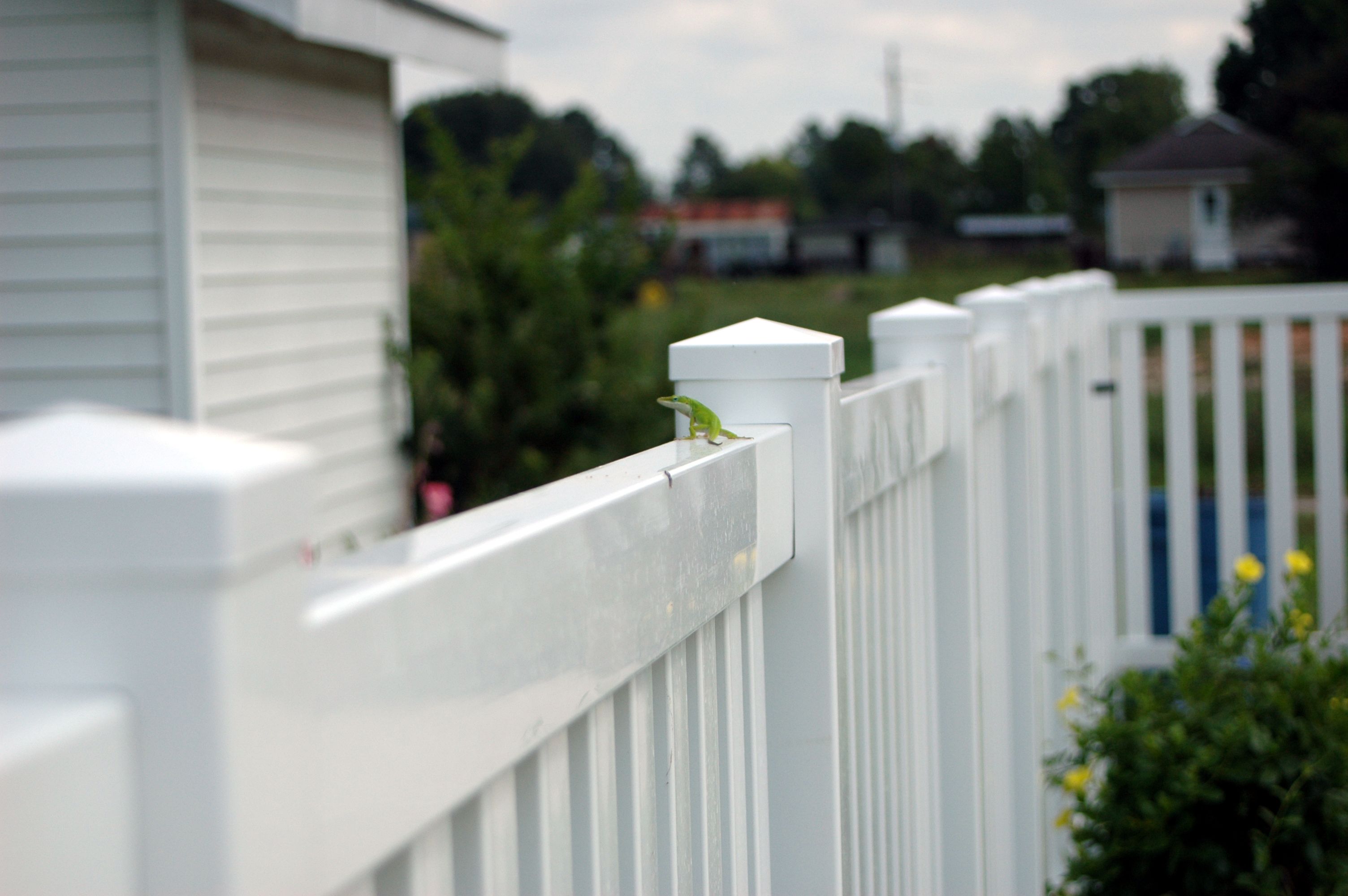 vinyl fence repair