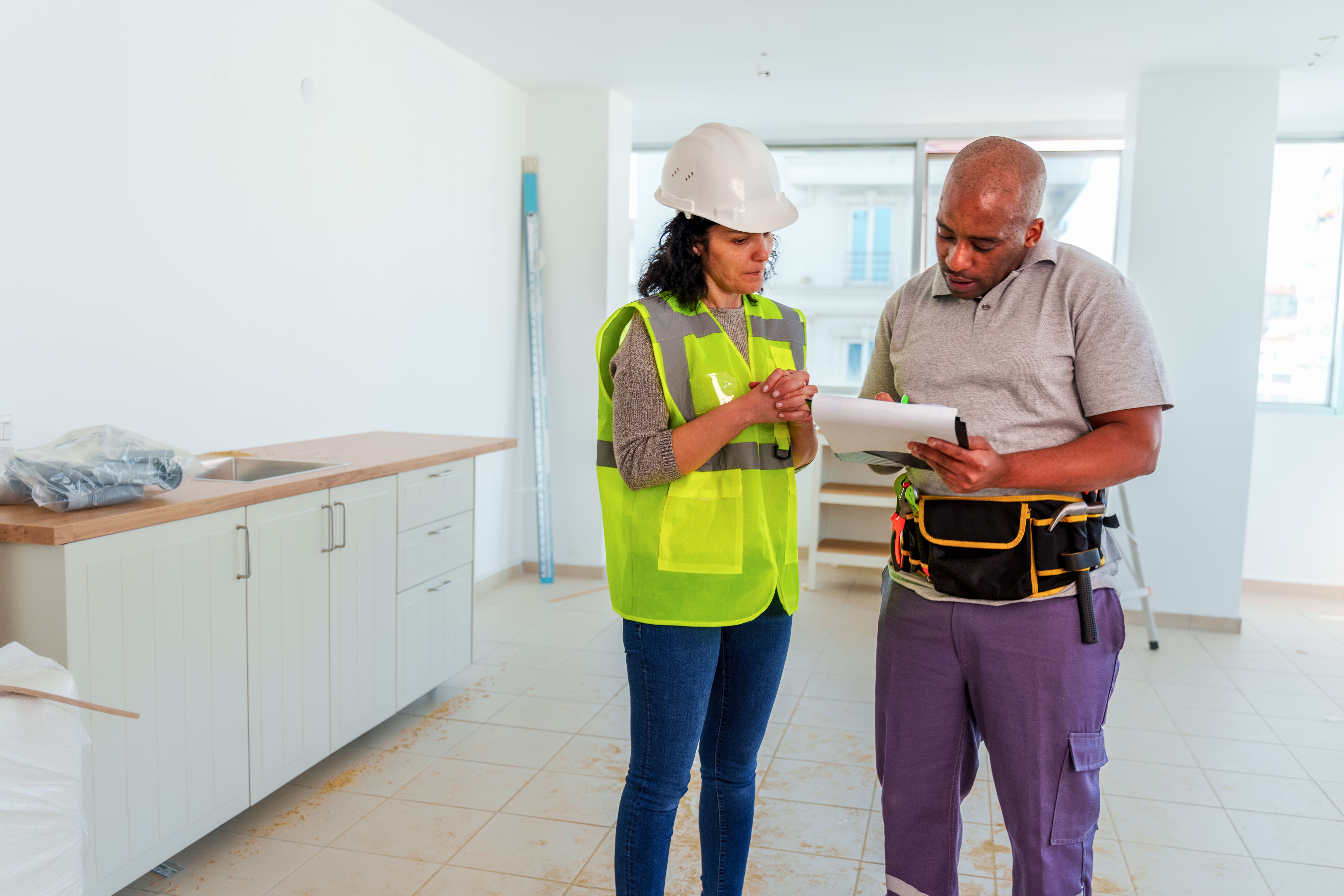 homeowner contractor meeting