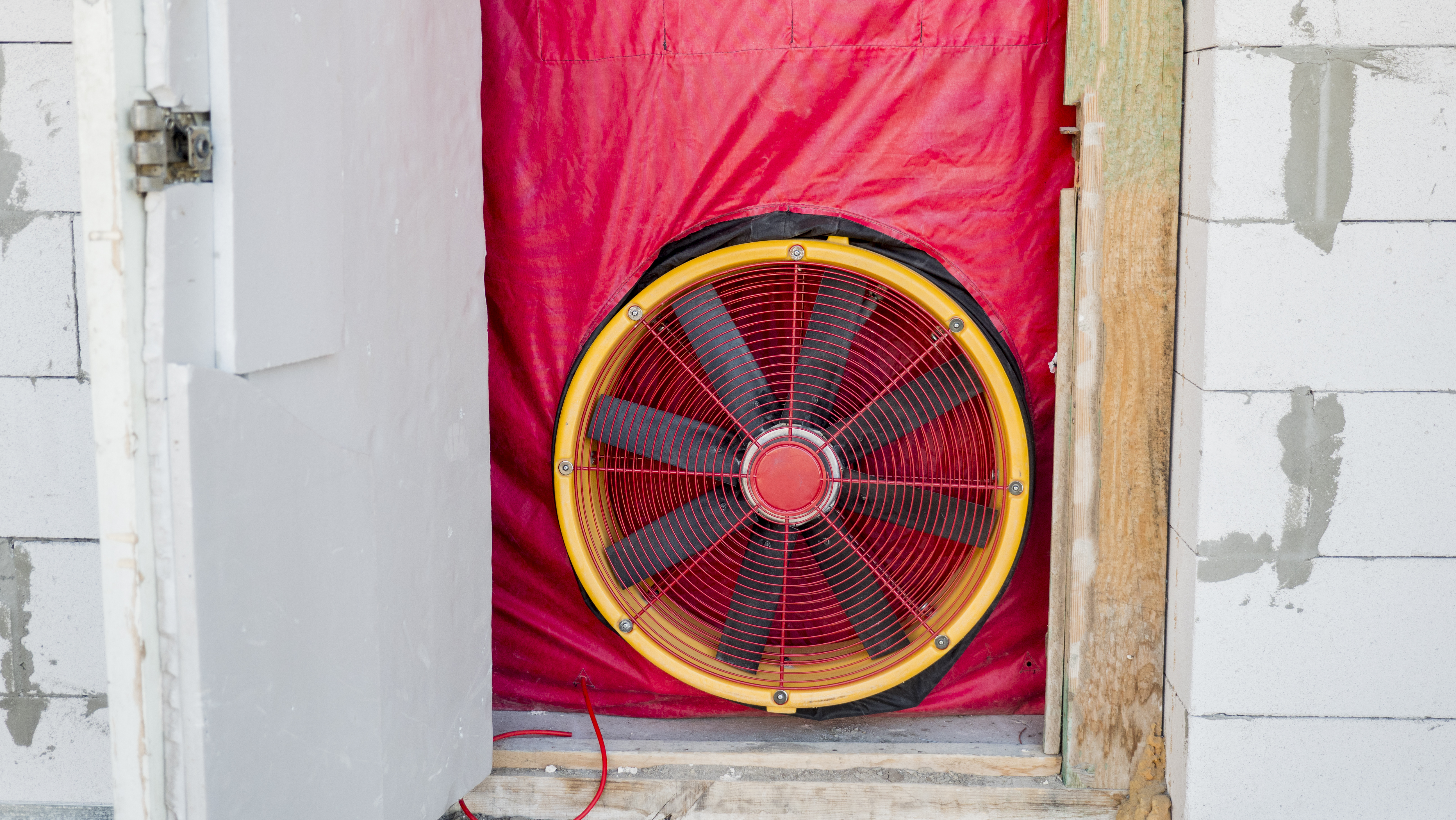 blower door test