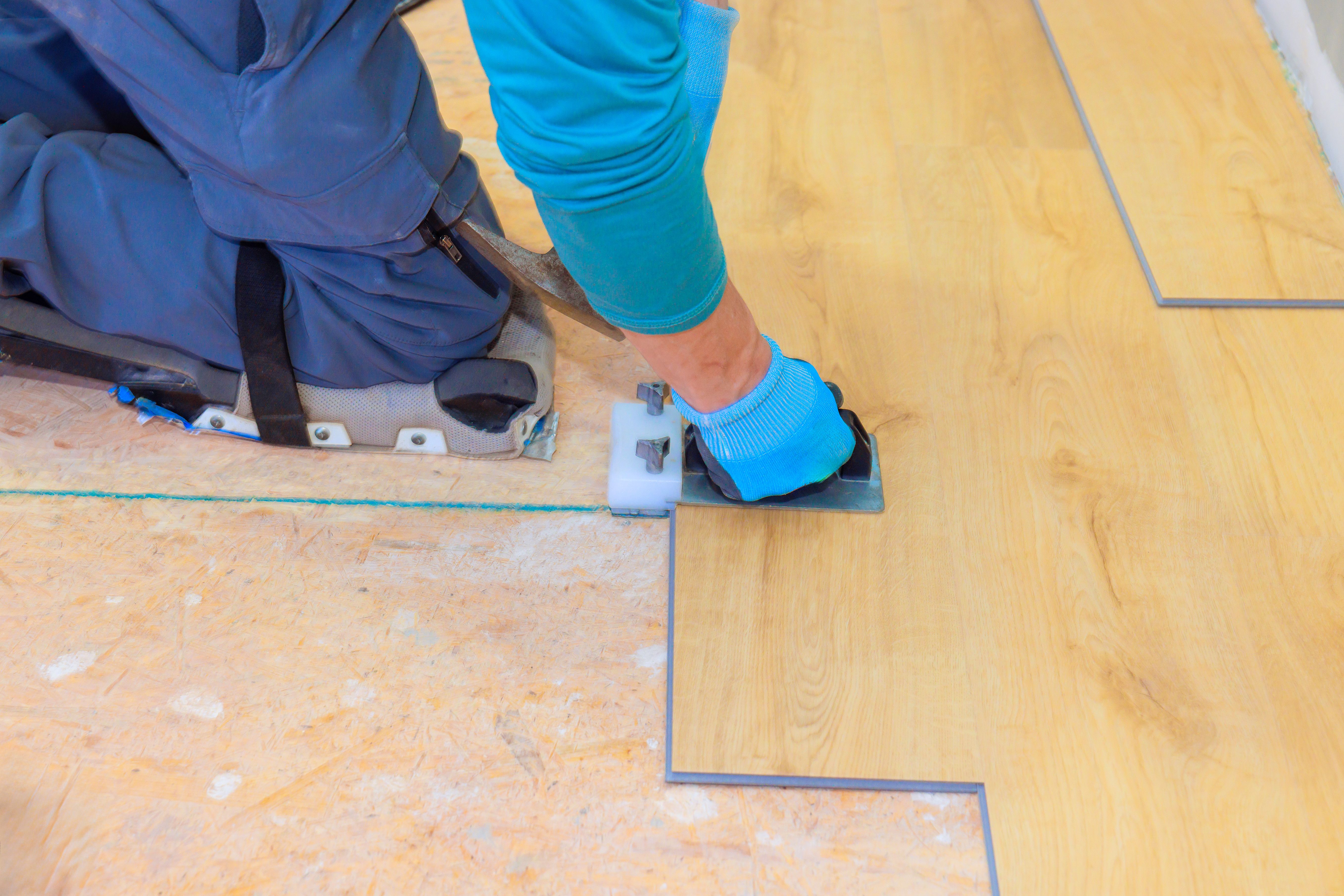 cutting vinyl planks