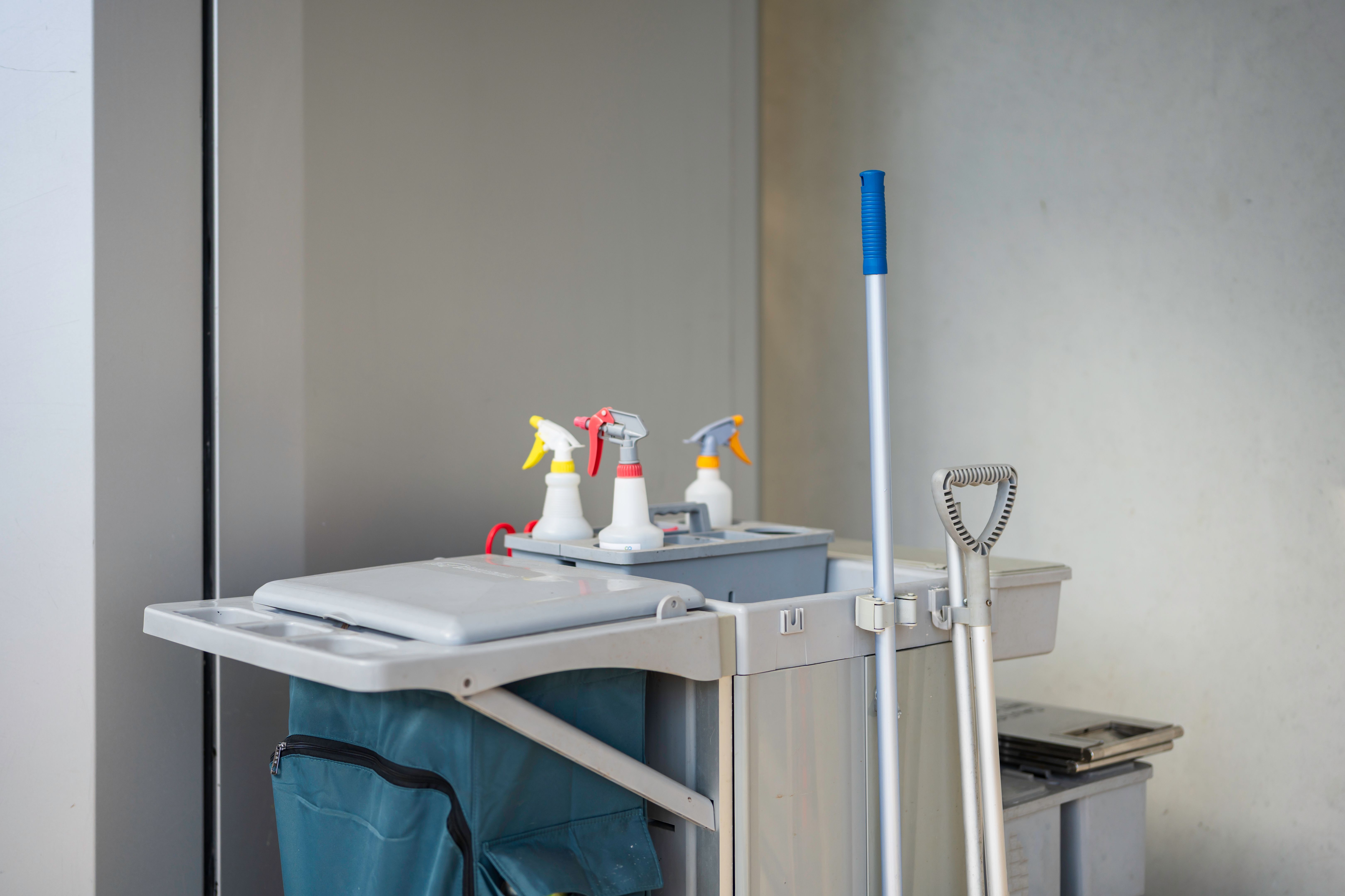 professional cleaning tools