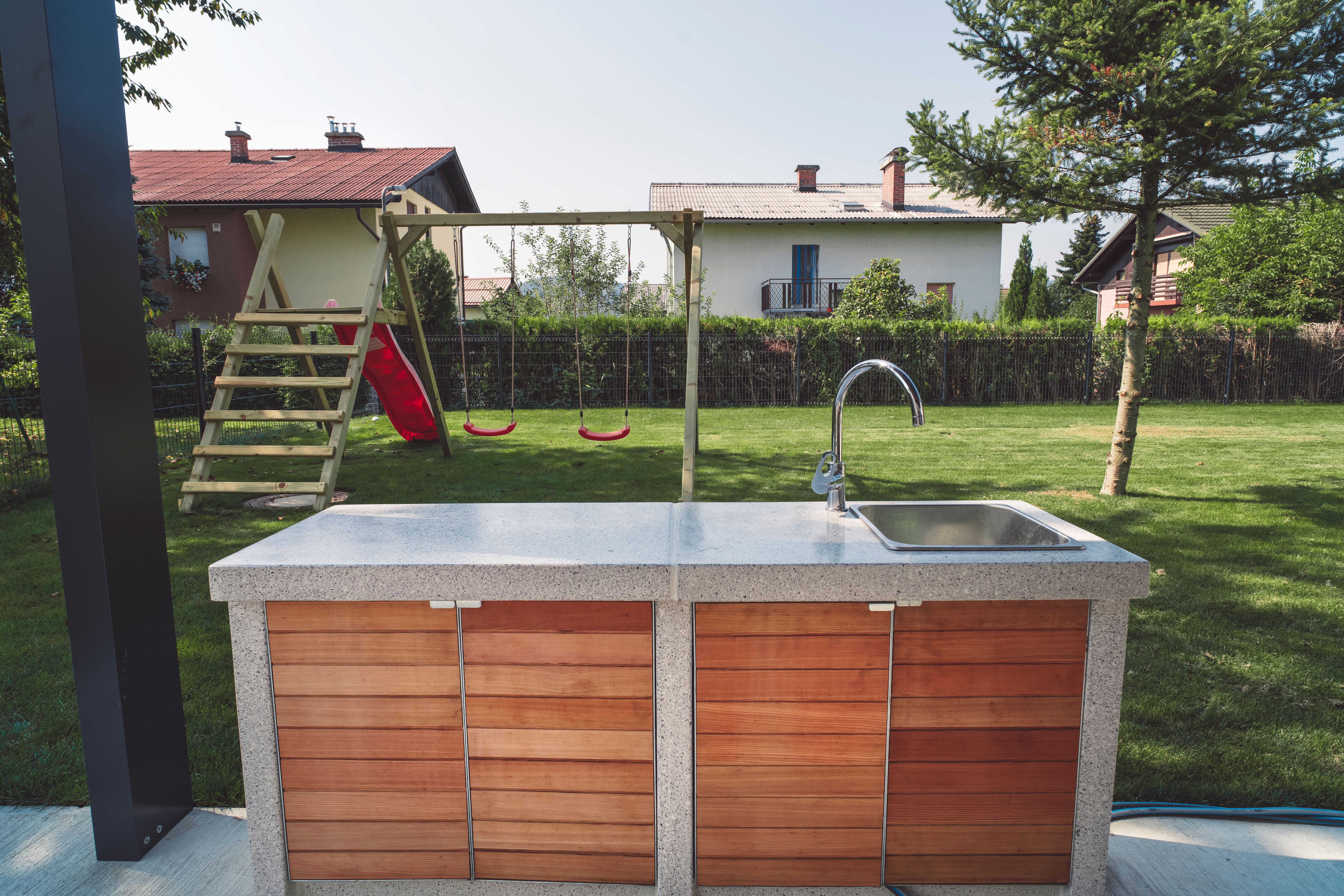 outdoor kitchen
