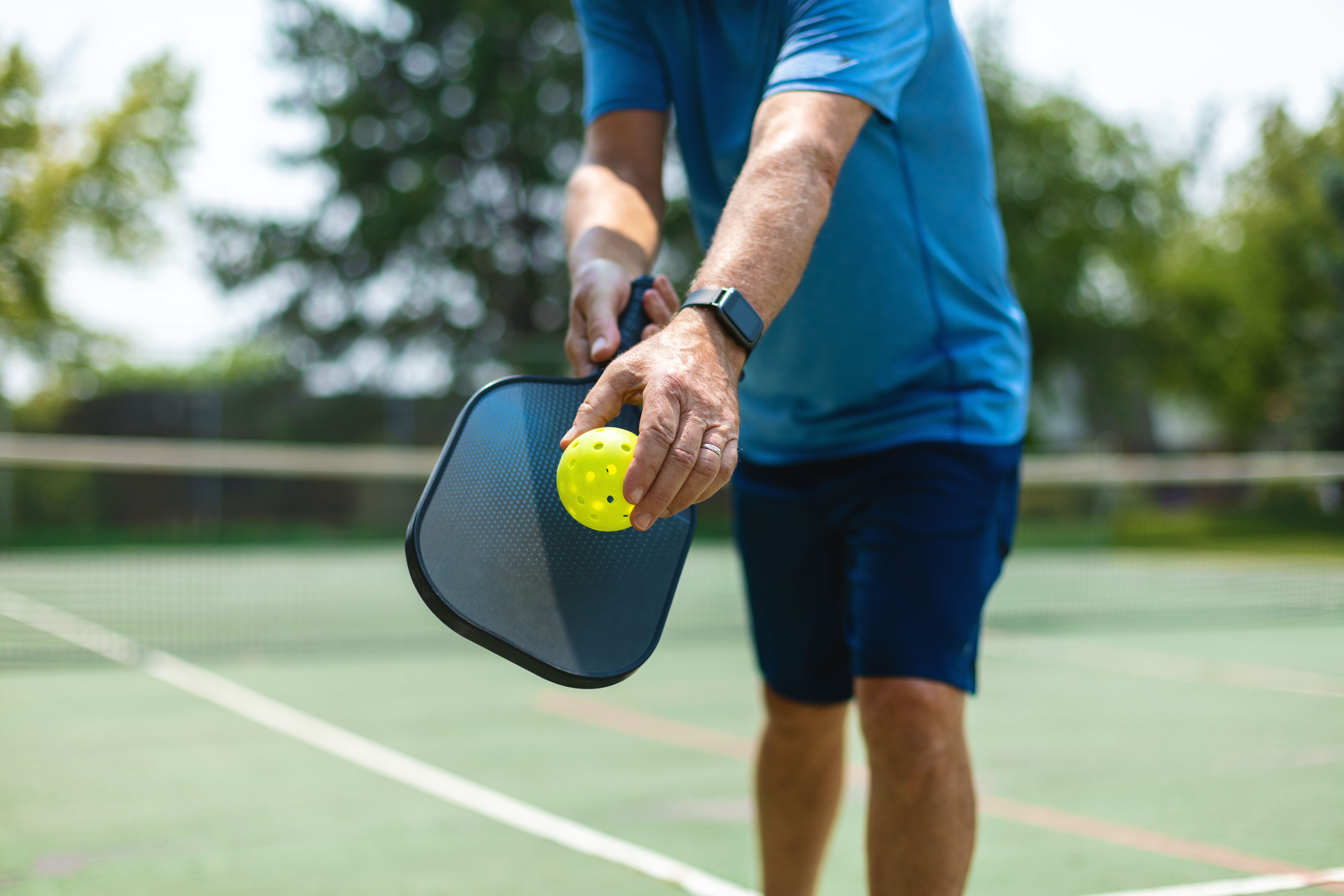 pickleball serve