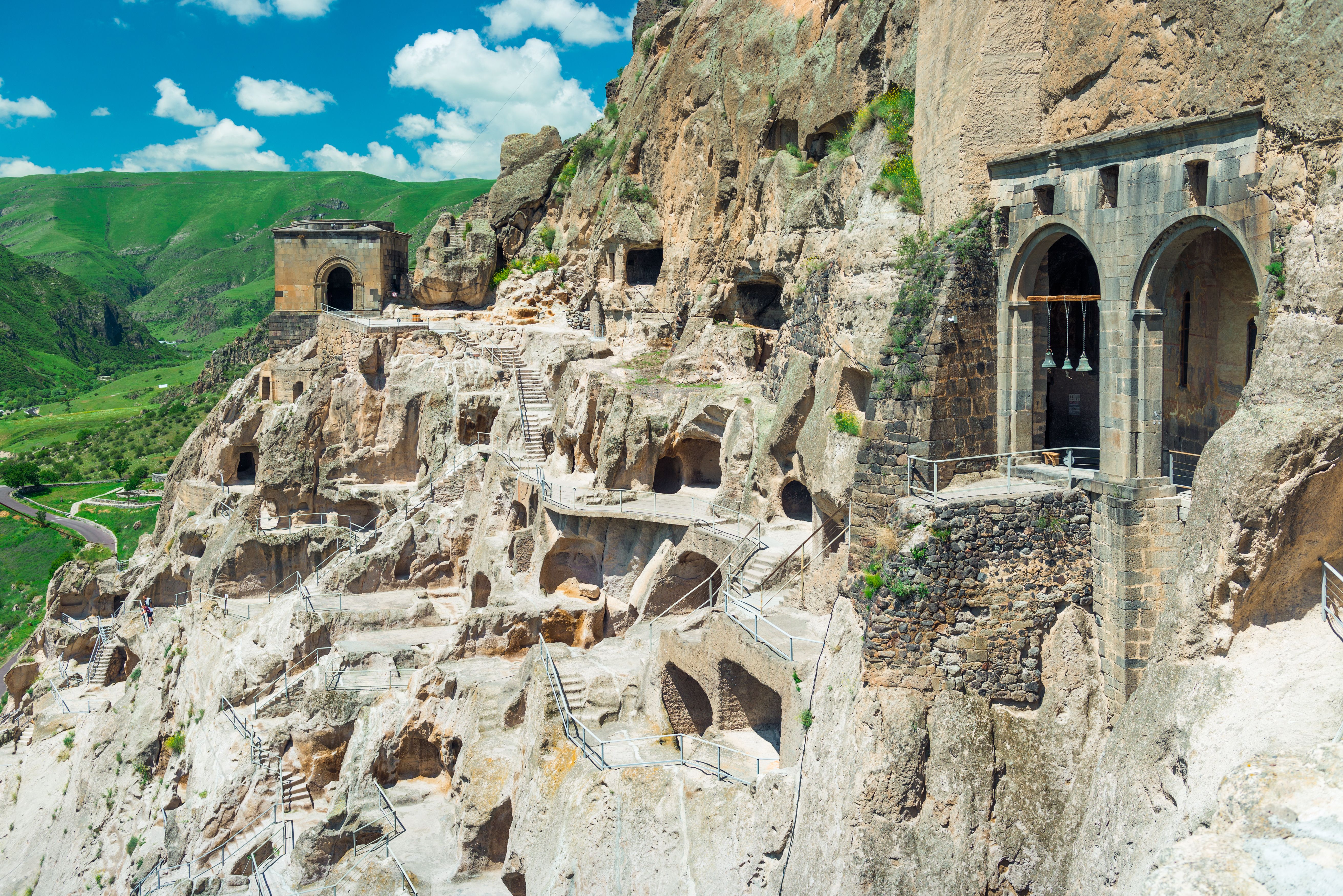 vardzia caves