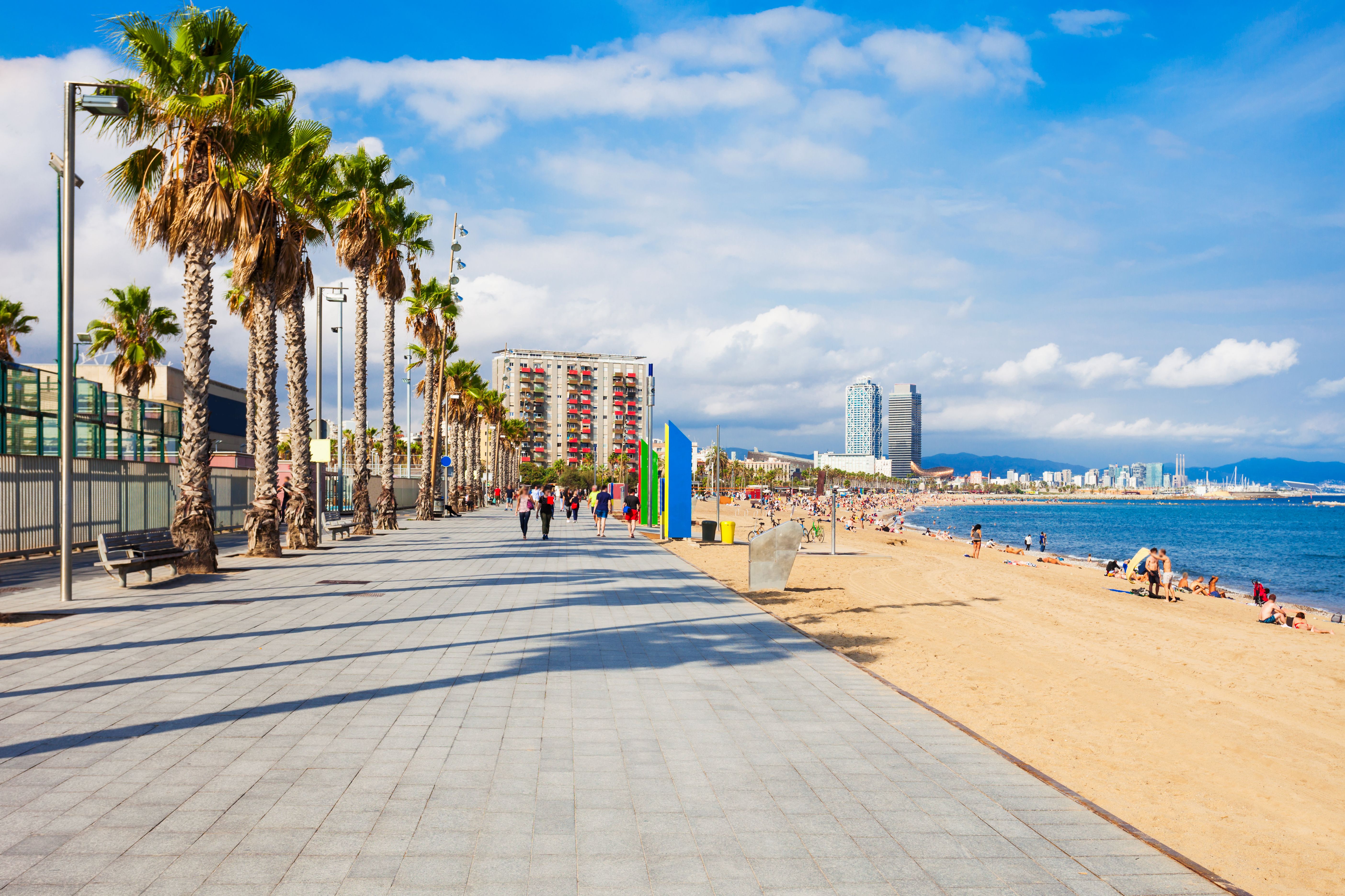 barcelona beach promenade