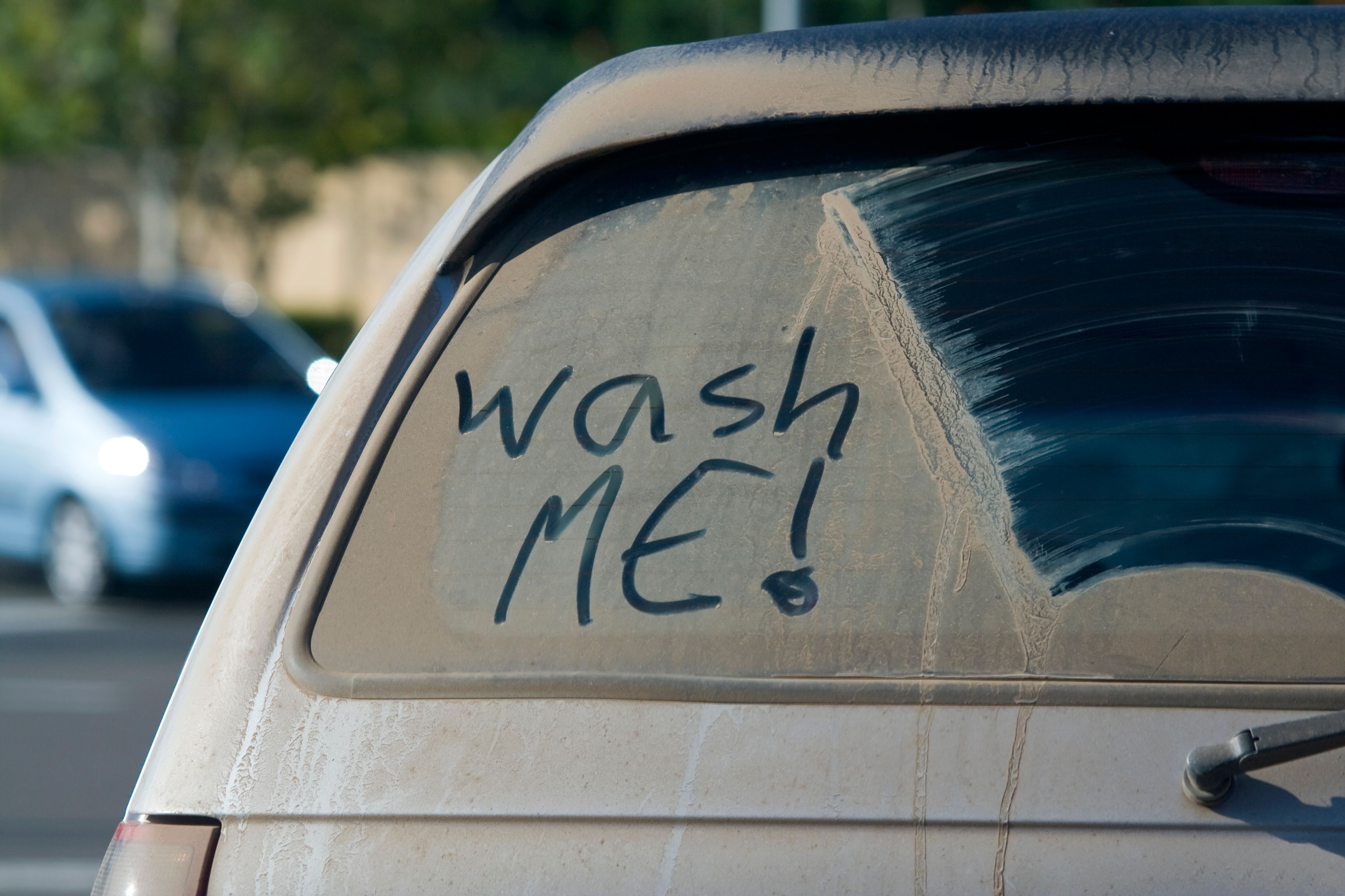 clean car windows
