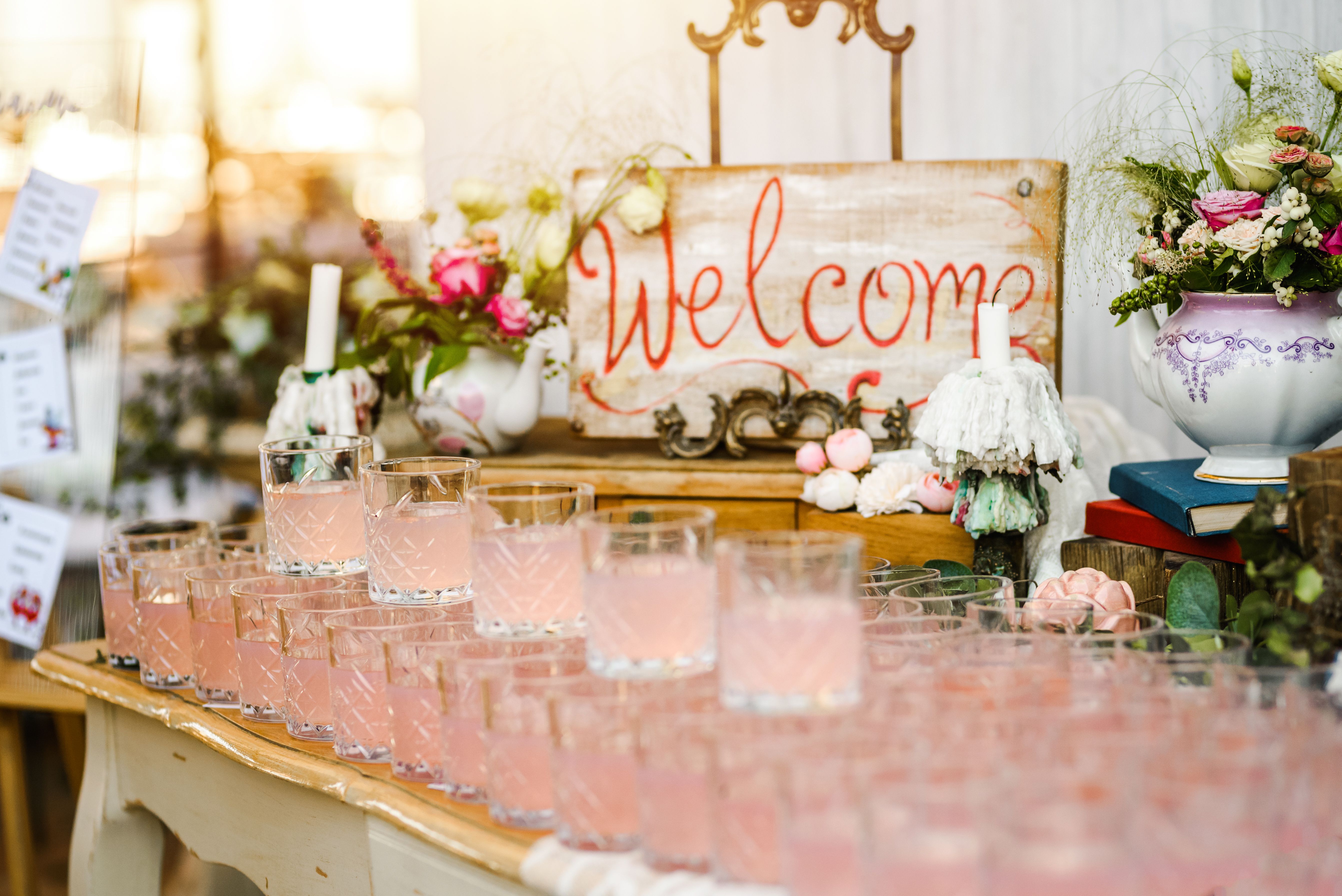 outdoor wedding cocktails