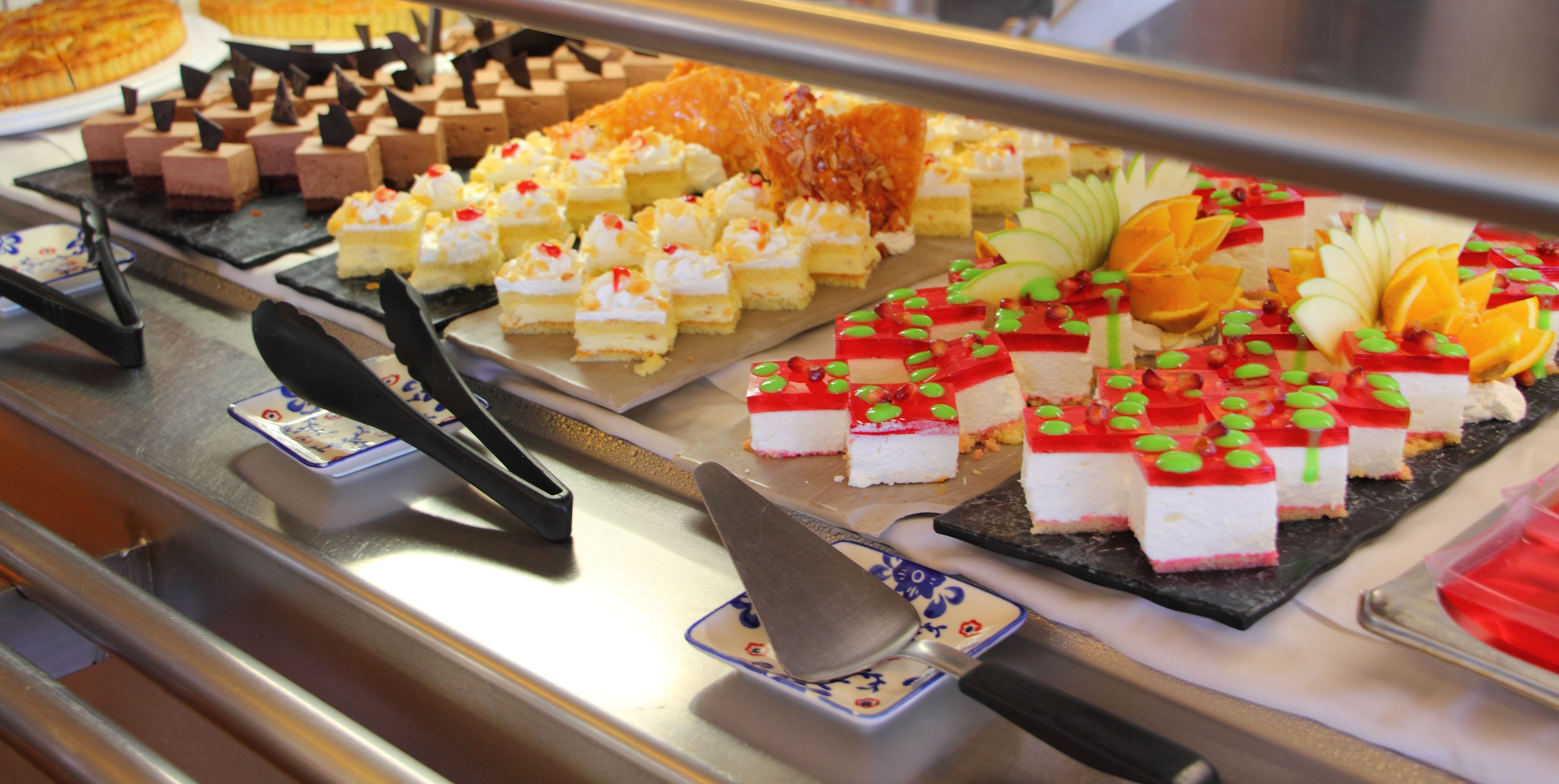 cruise ship buffet
