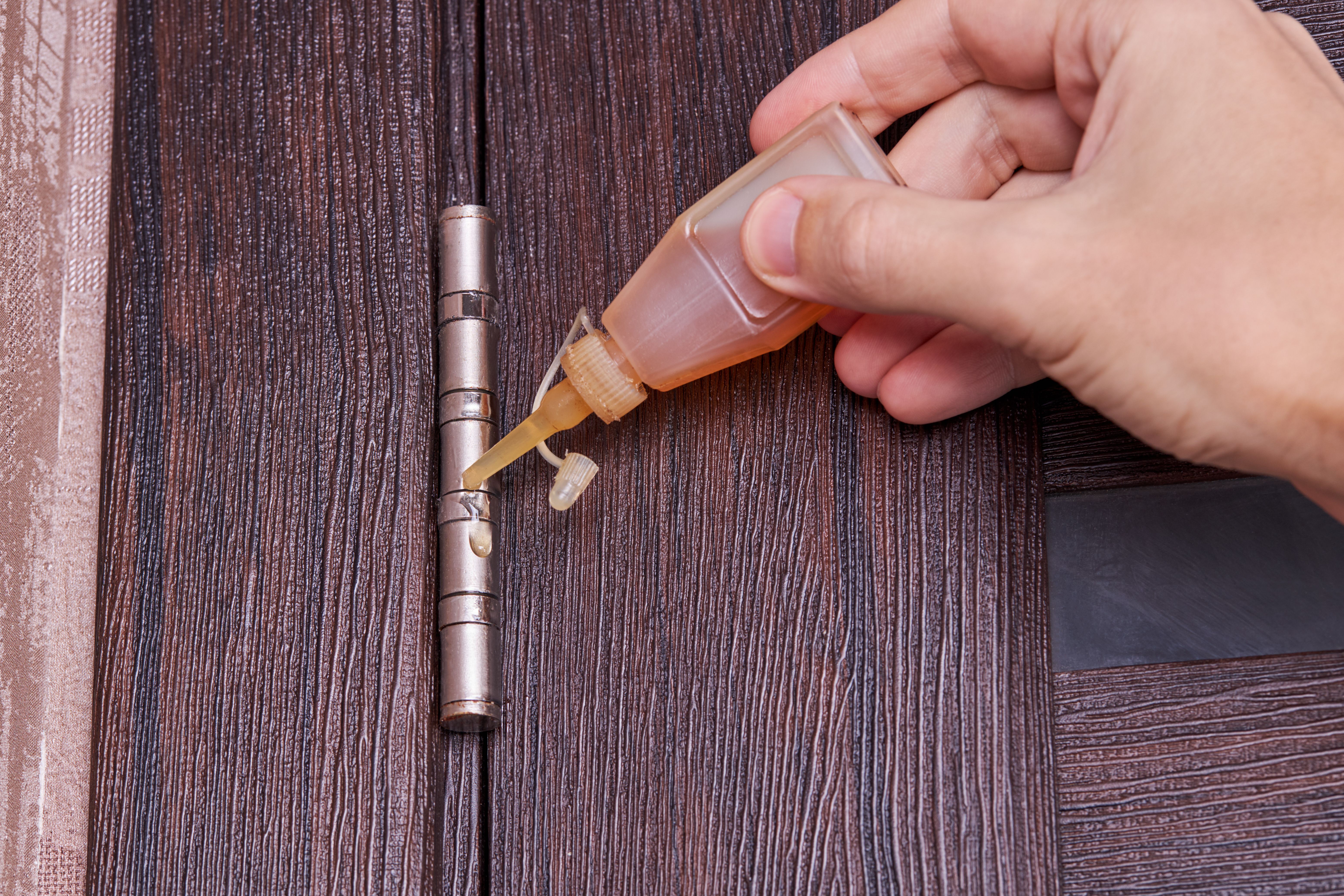 squeaky door fix