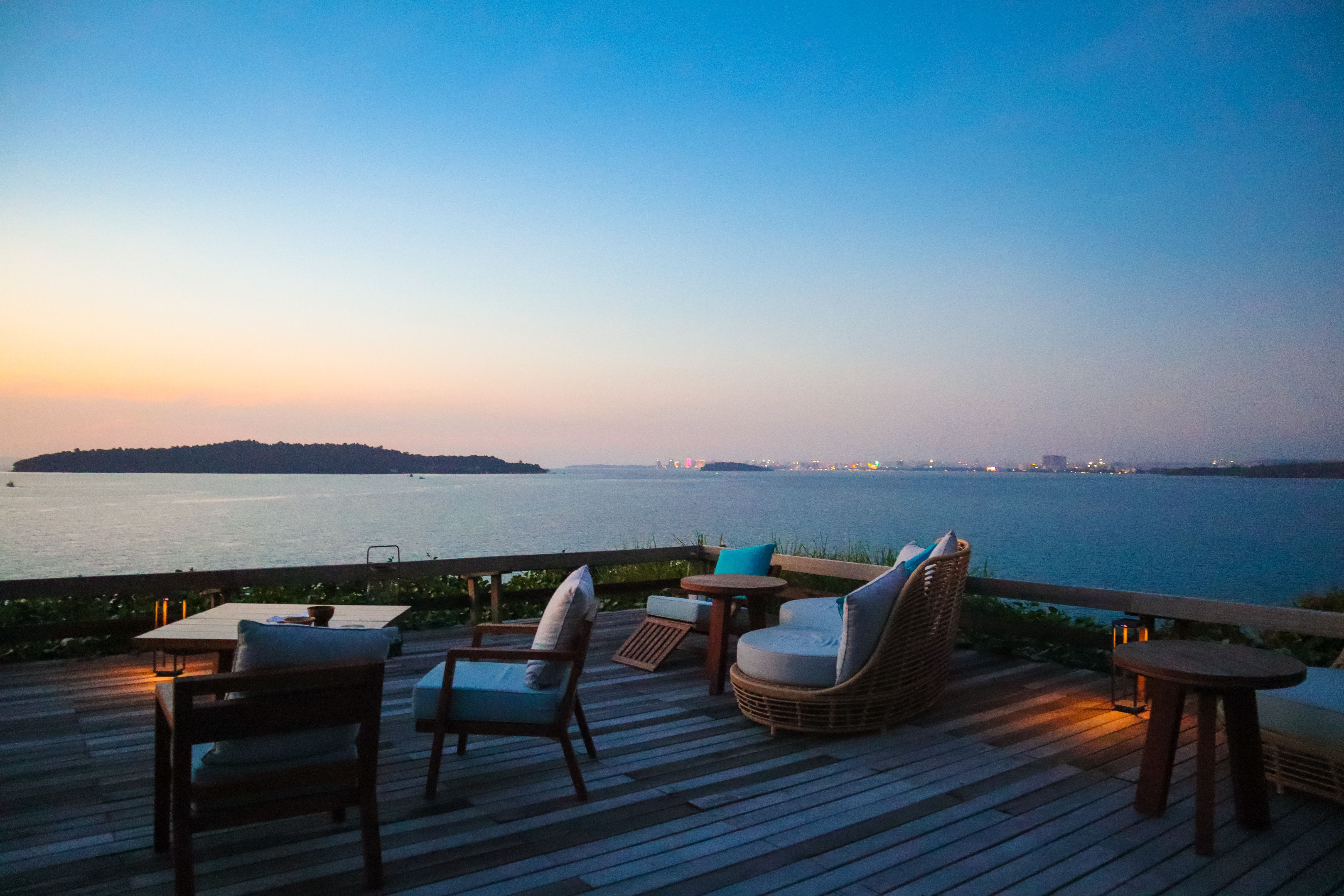 sihanoukville beach party