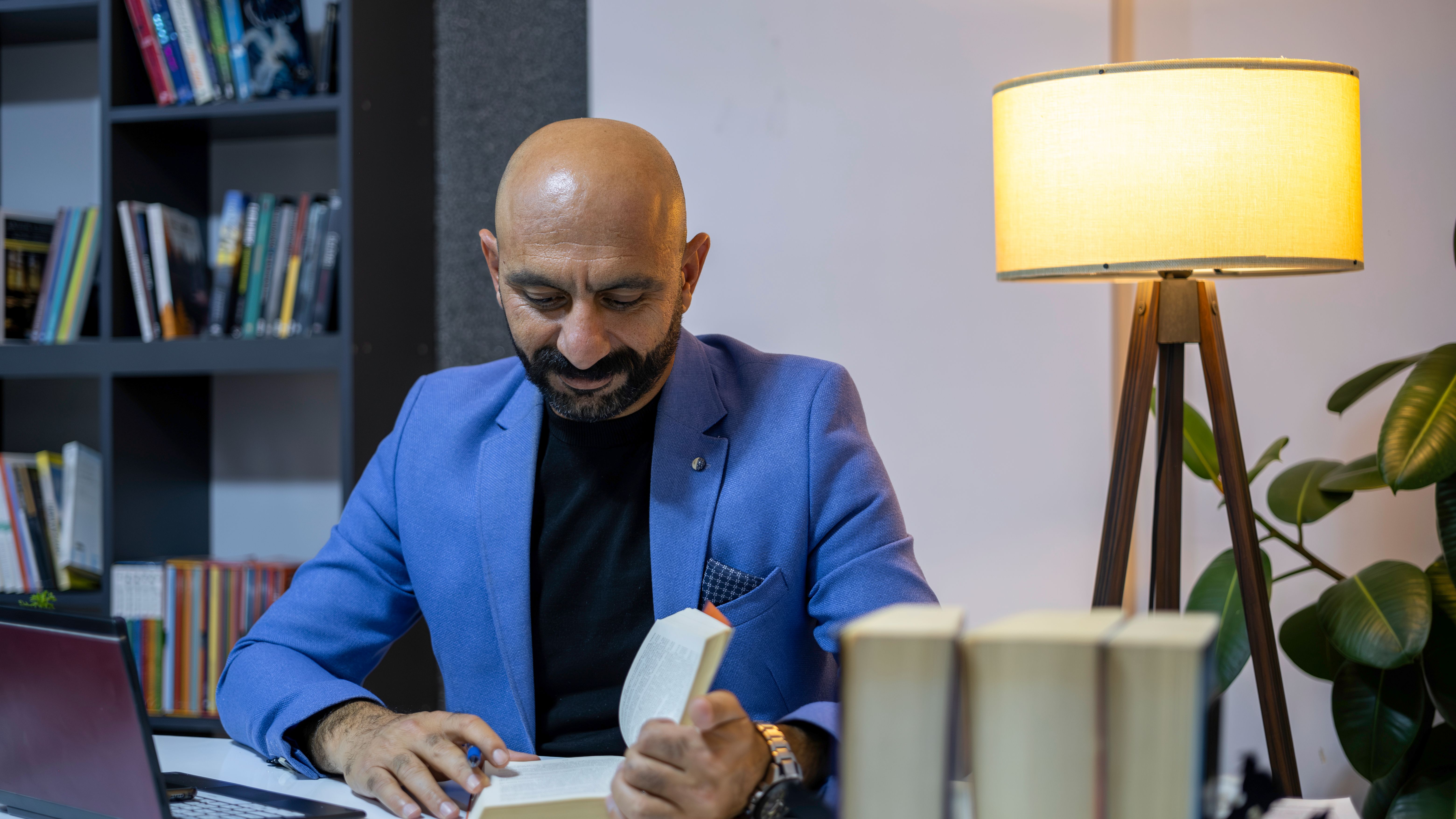 author signing books