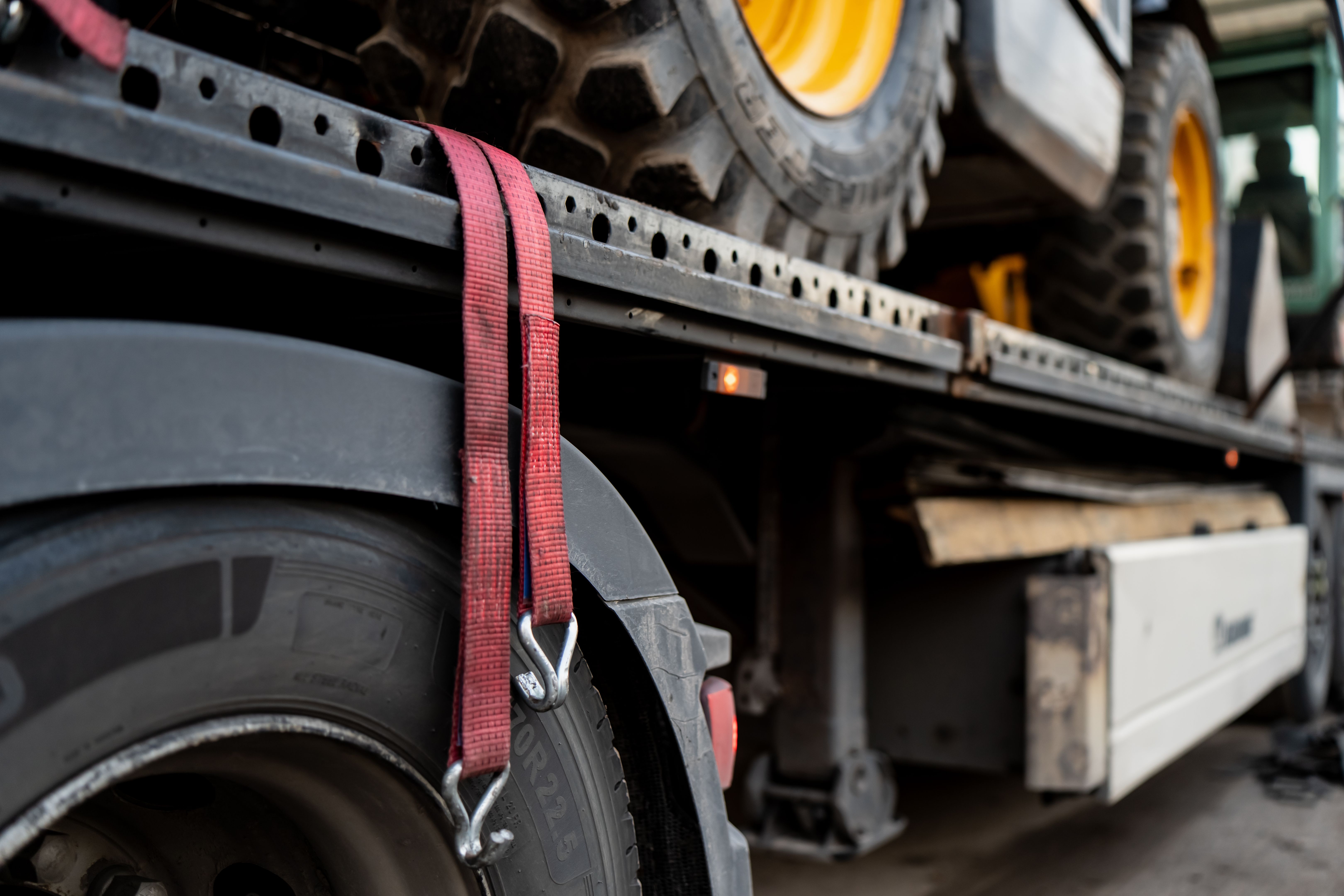 securing trailer load