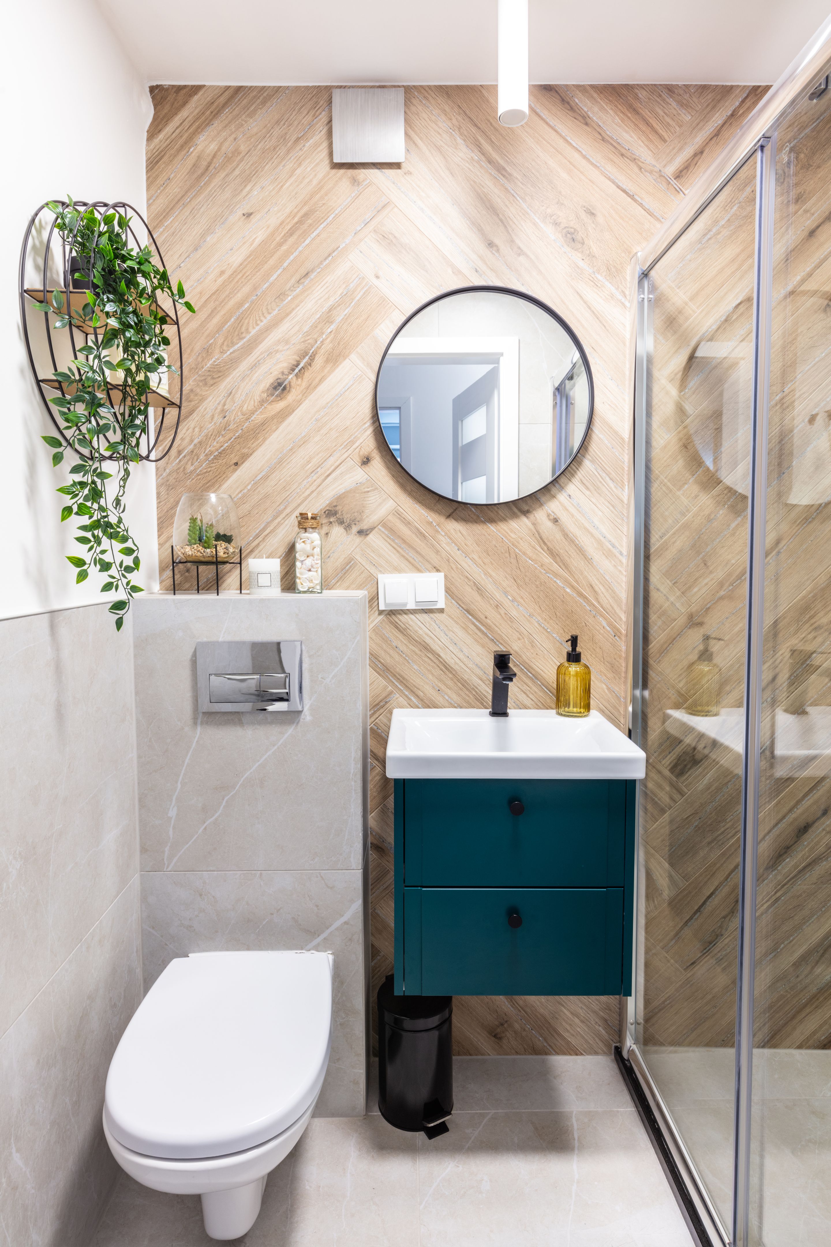 small bathroom solutions