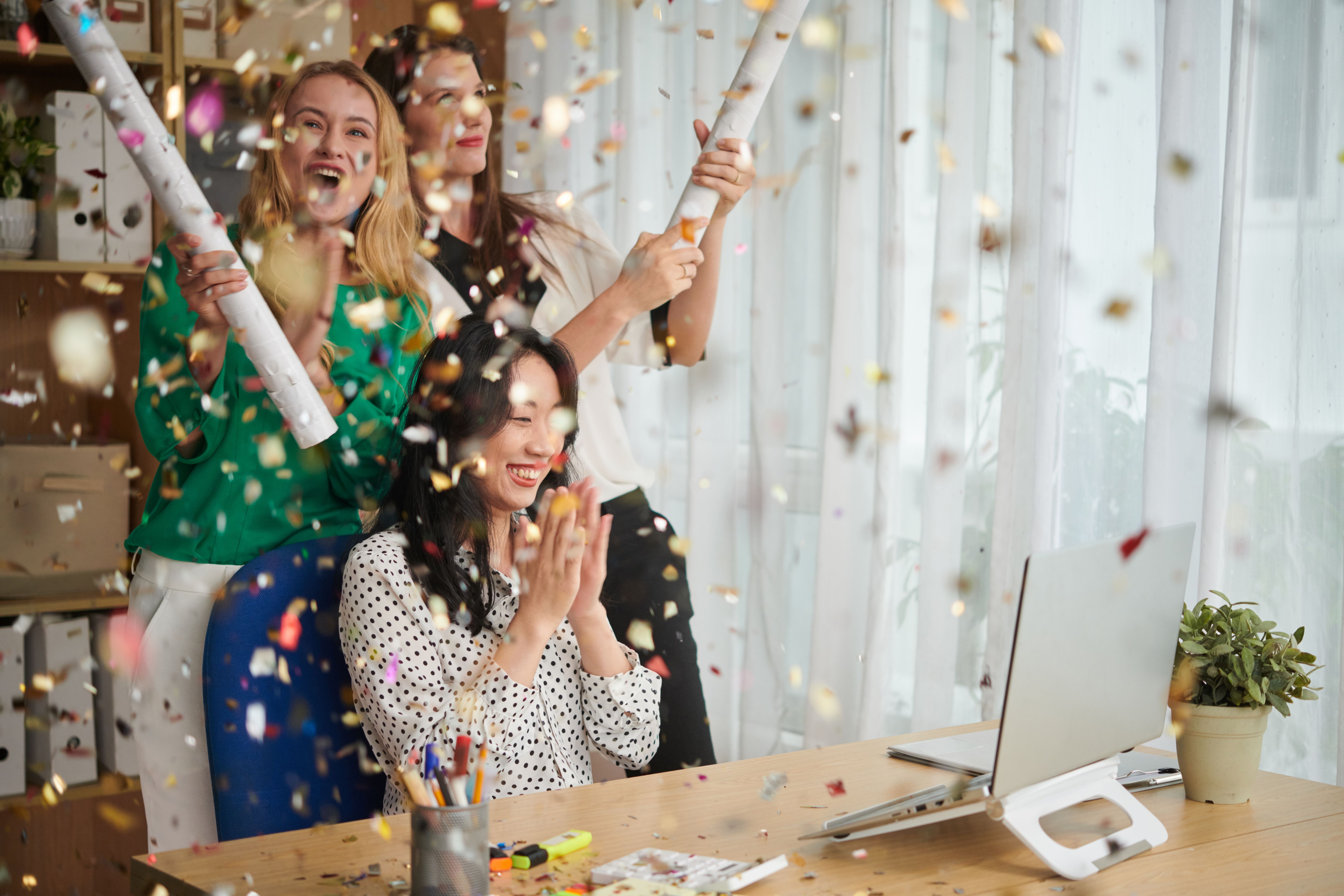 confetti poppers