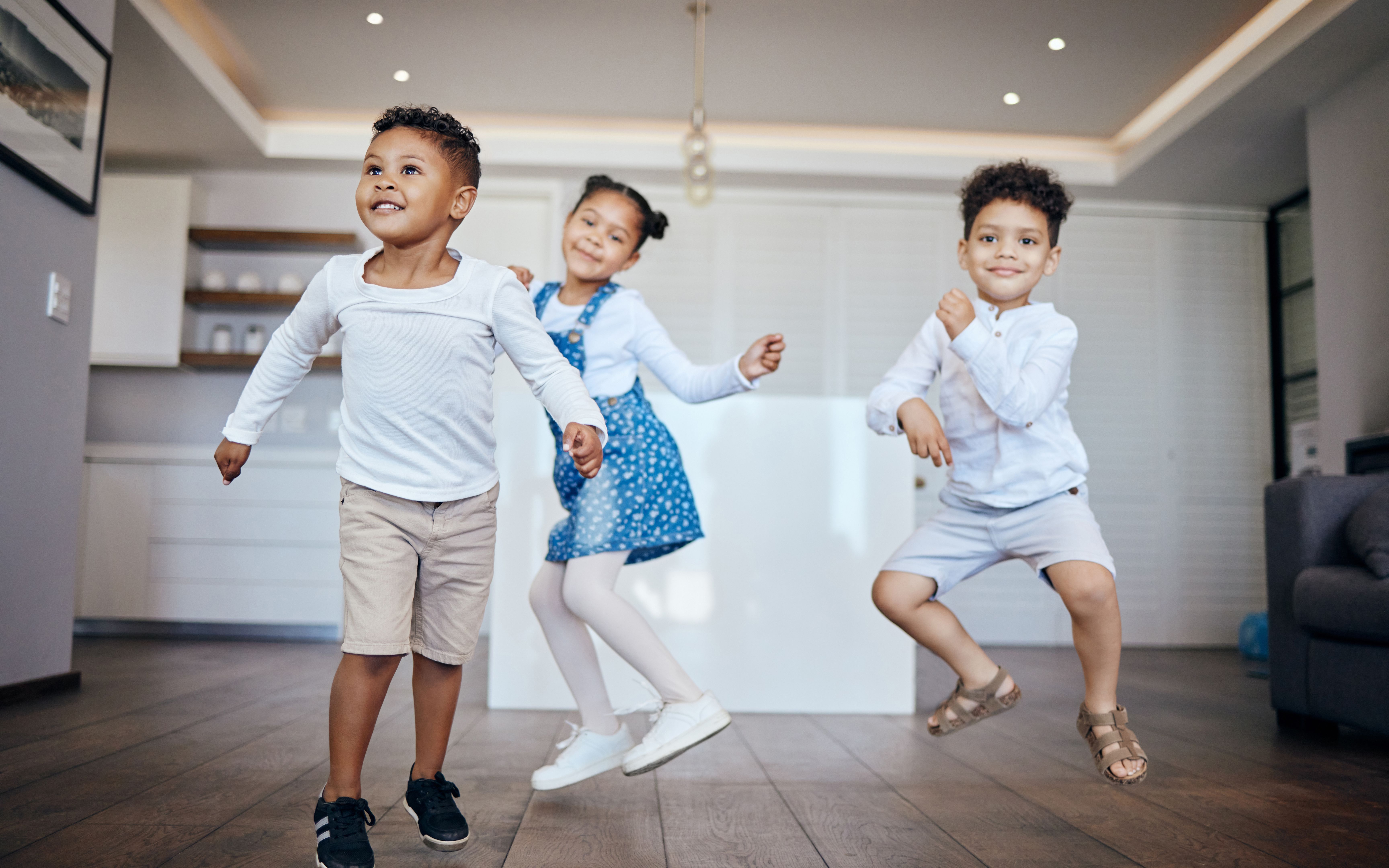 kids dancing