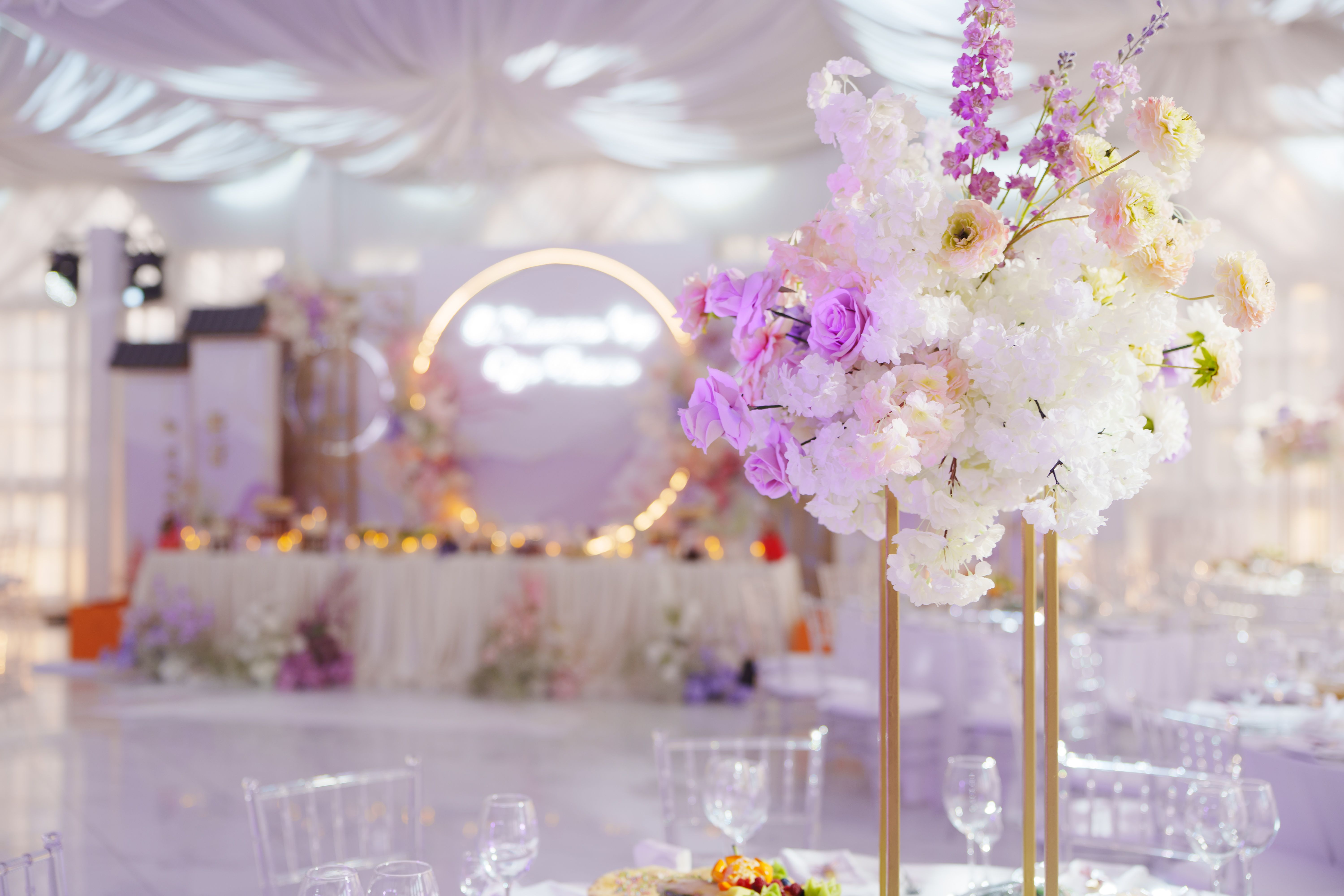 modern wedding decor
