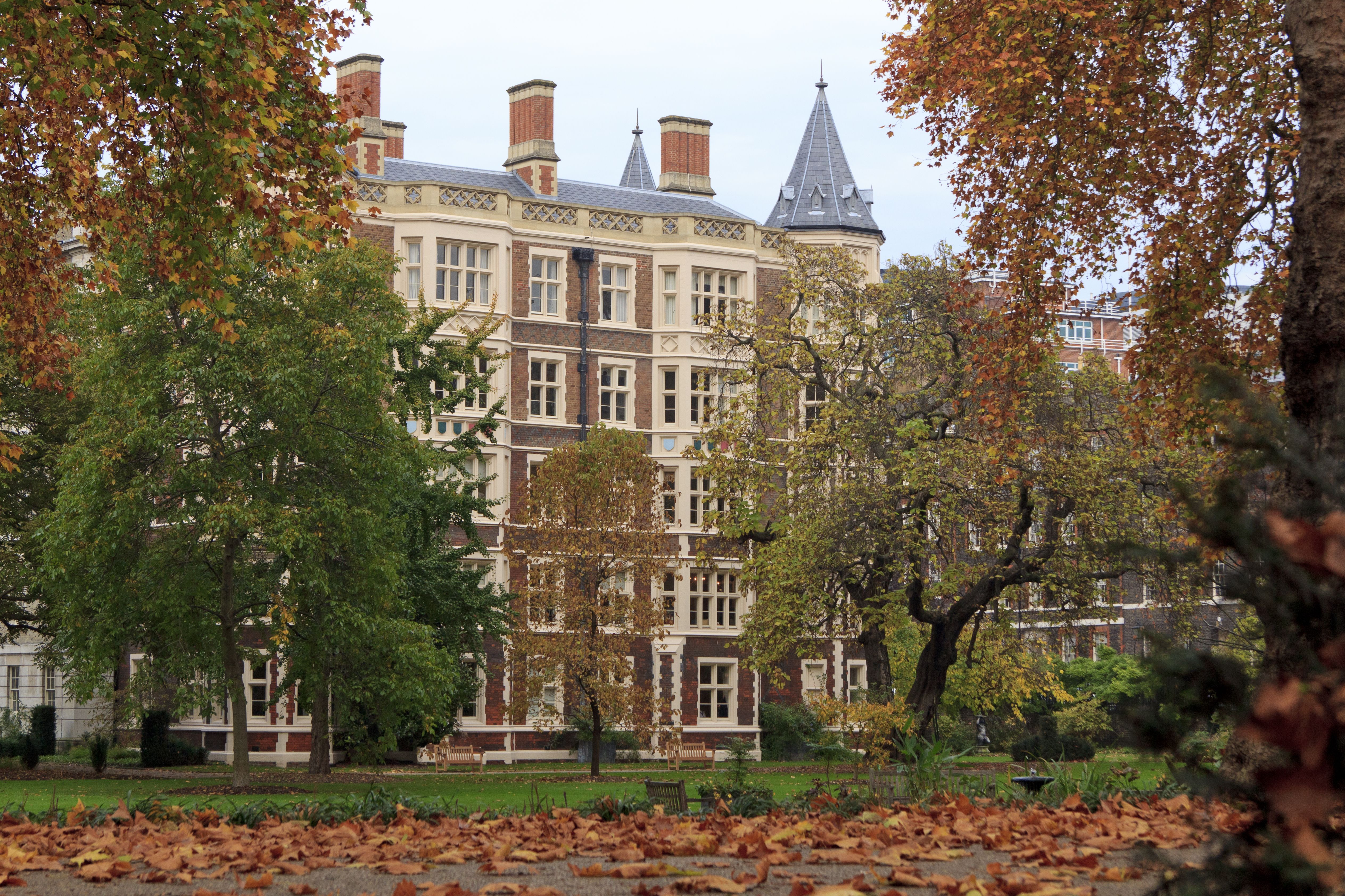 London autumn art gallery
