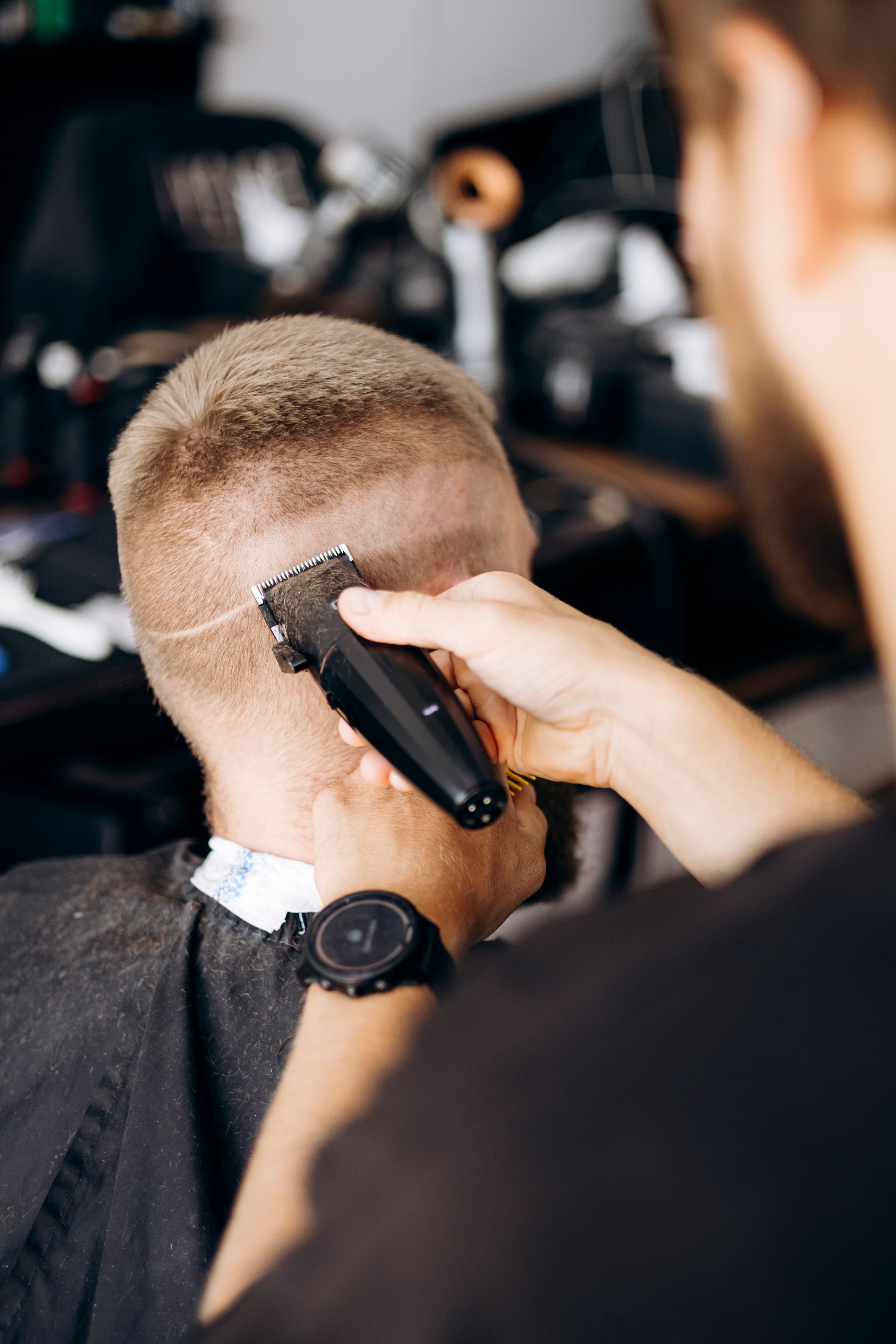 barber cutting hair