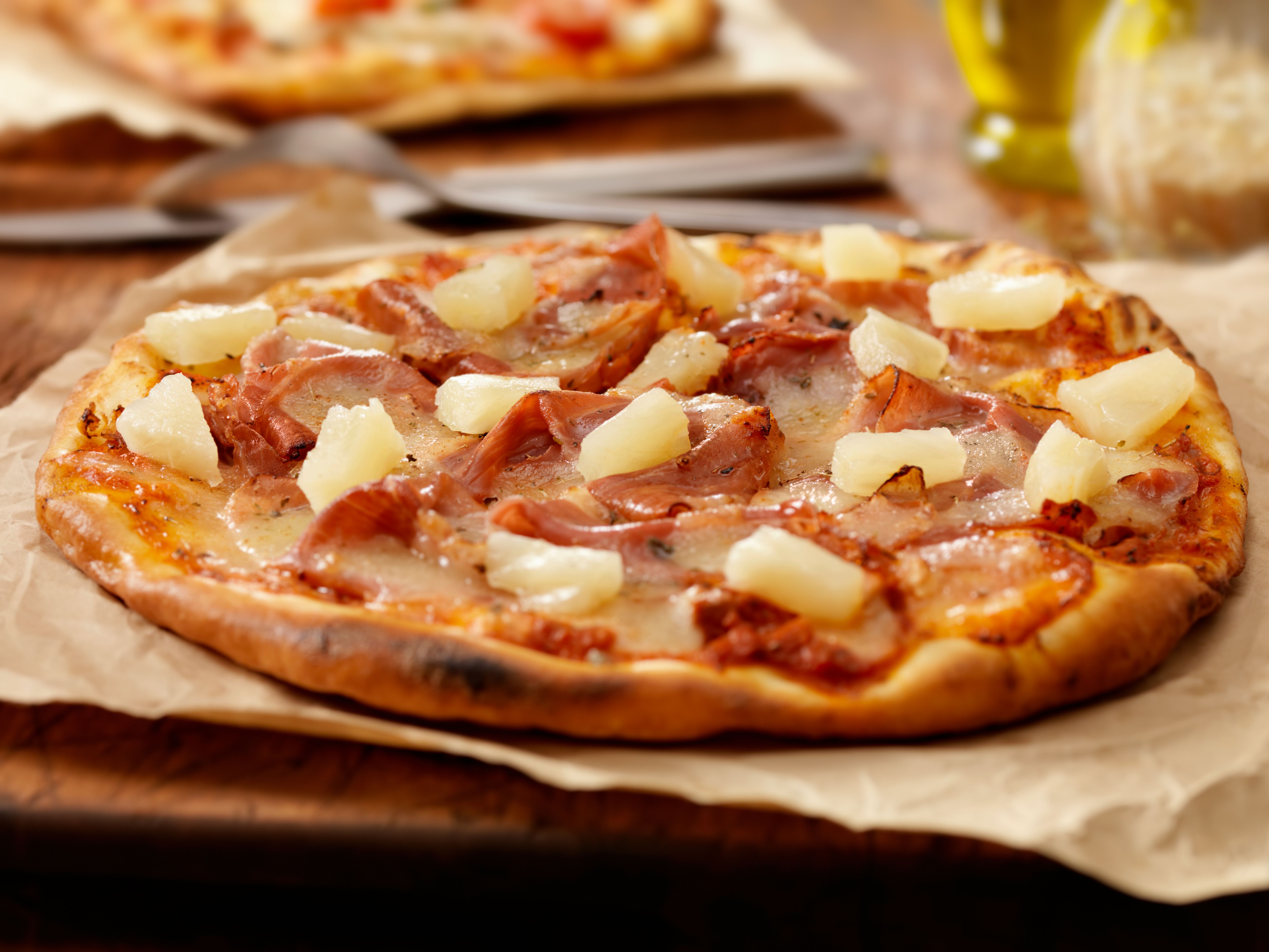 pineapple pizza controversy