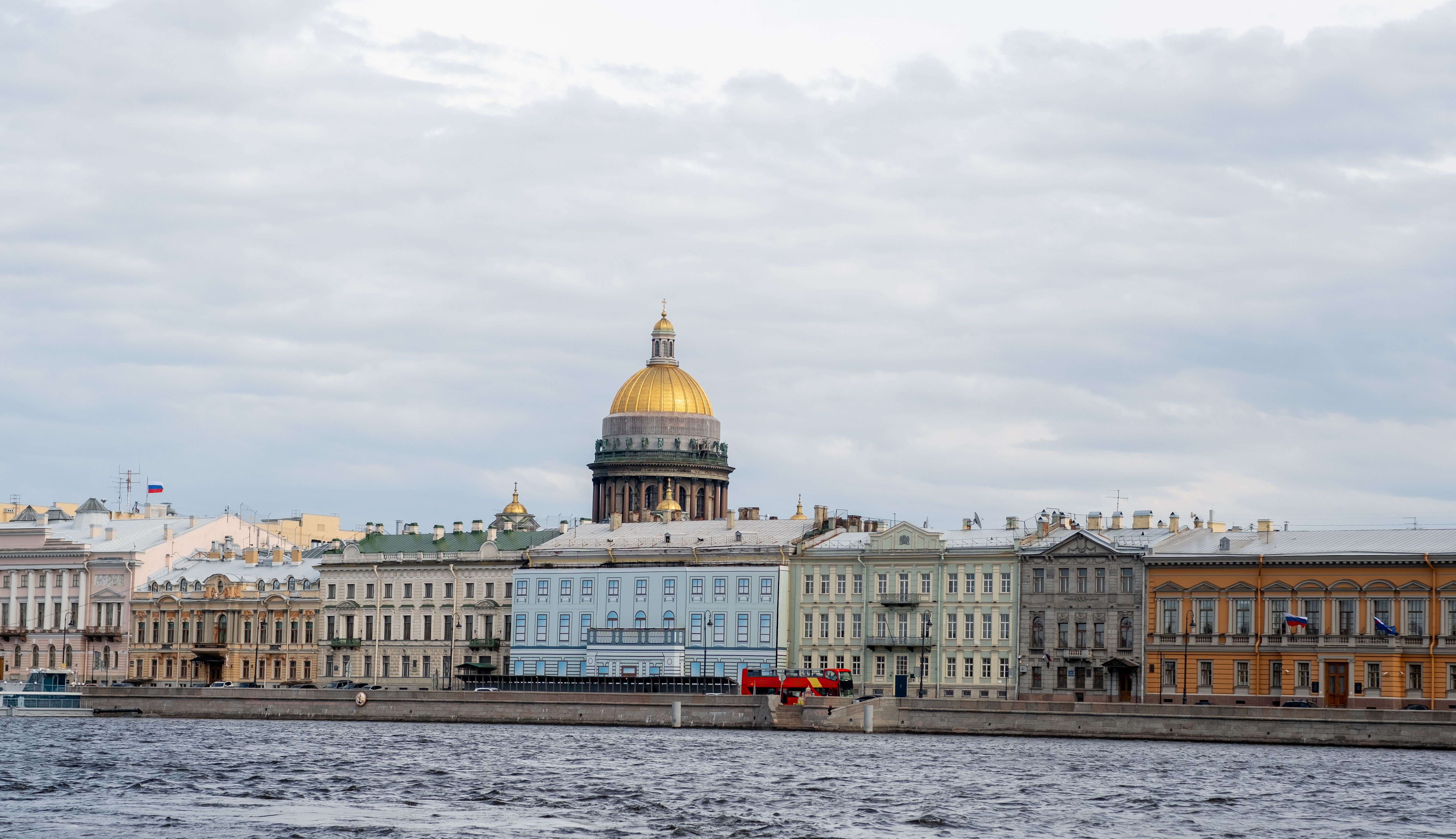 st petersburg skyline