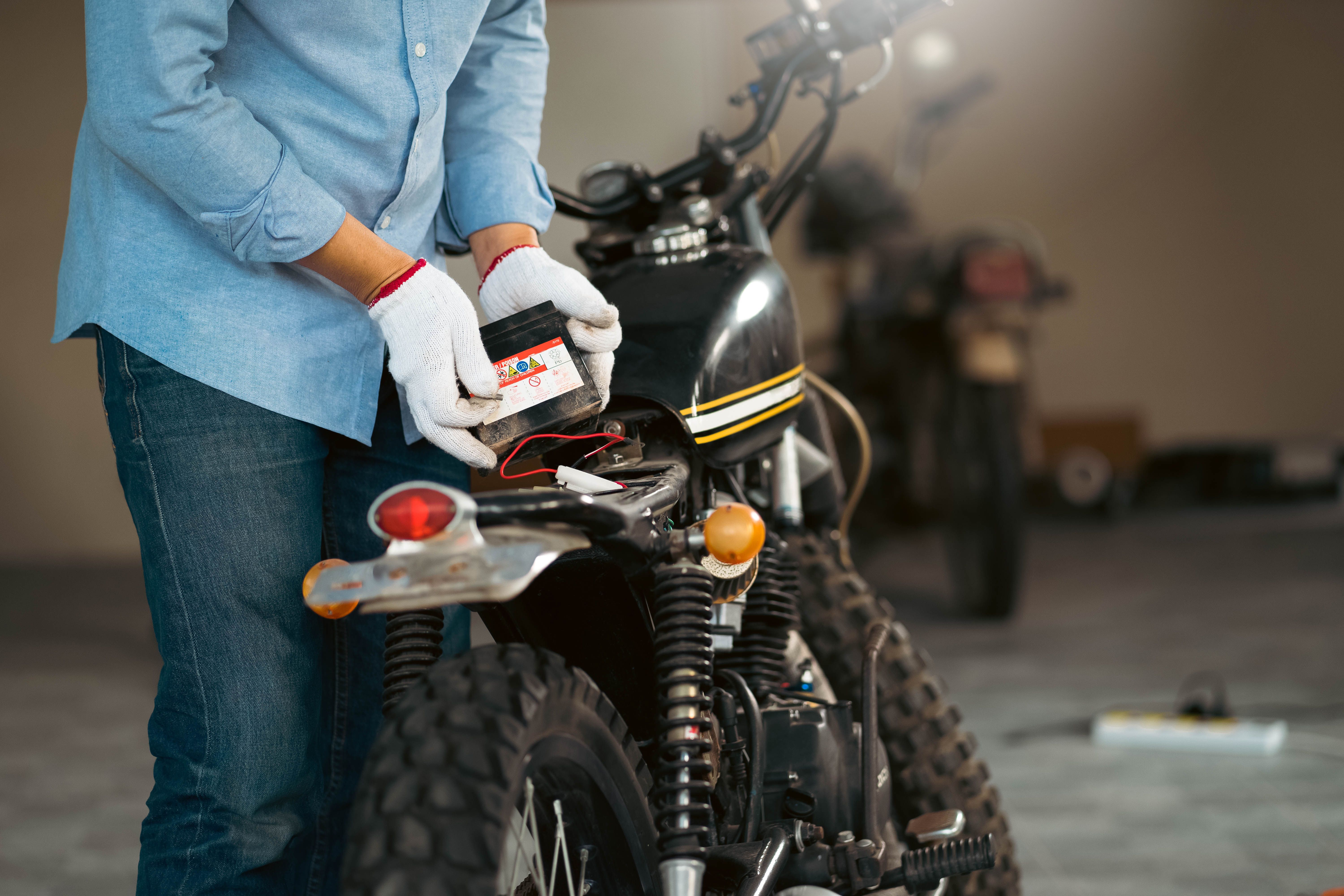 motorradbatteriepflege