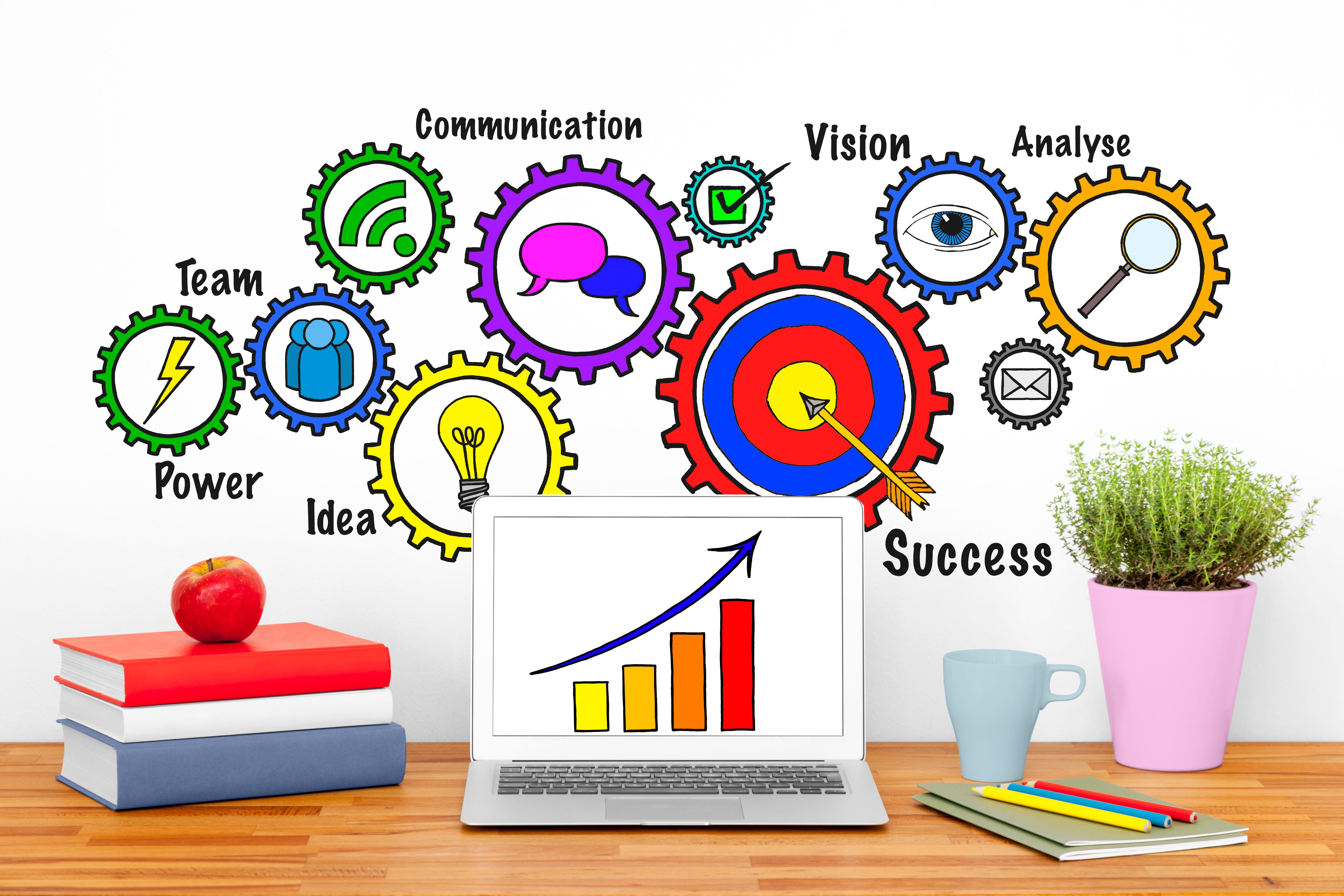 Hogar mesa de trabajo de oficina con ordenador portátil y negocio estrategia bosquejo