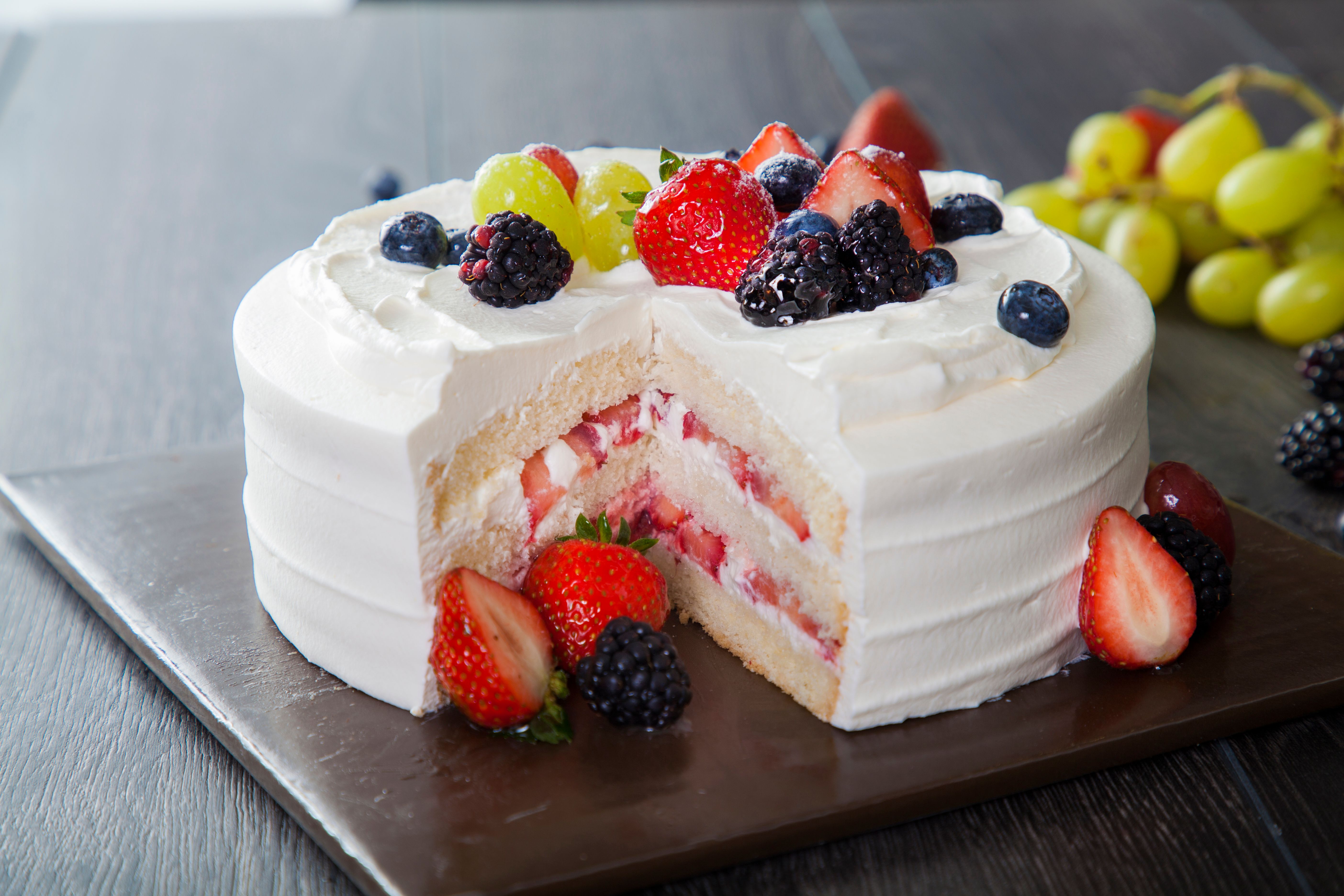 fresh fruits cake