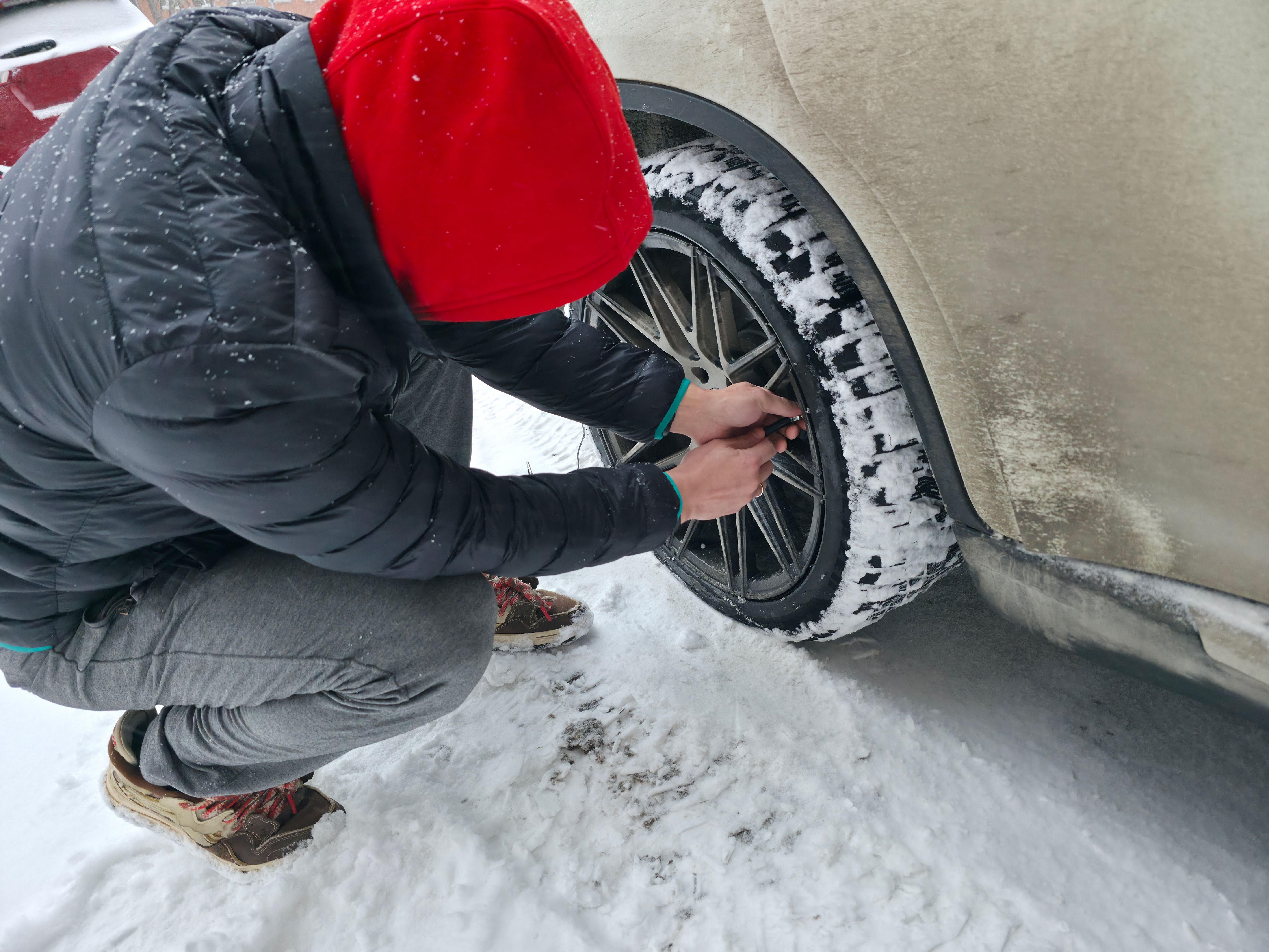 checking tire pressure