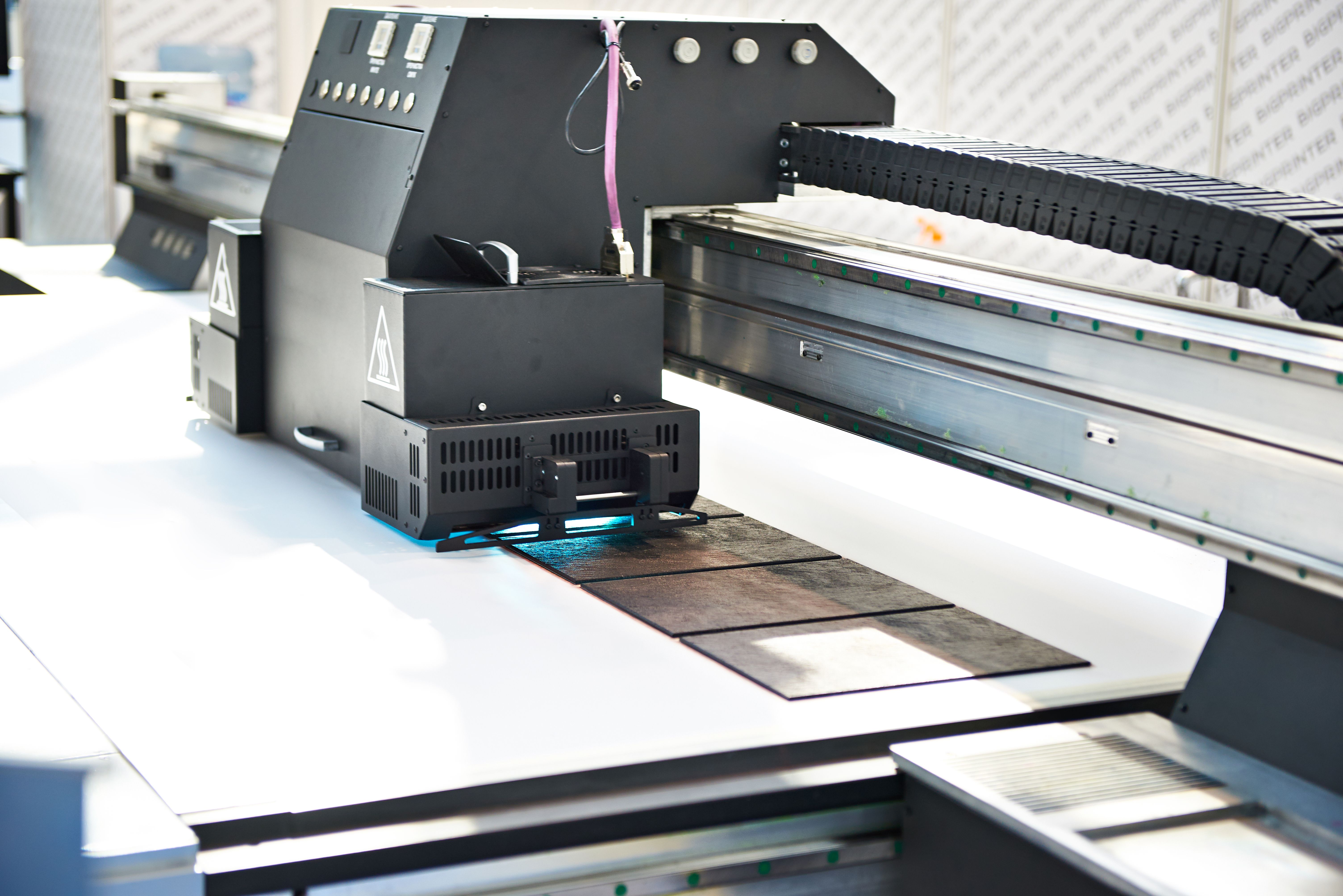 UV wall printing