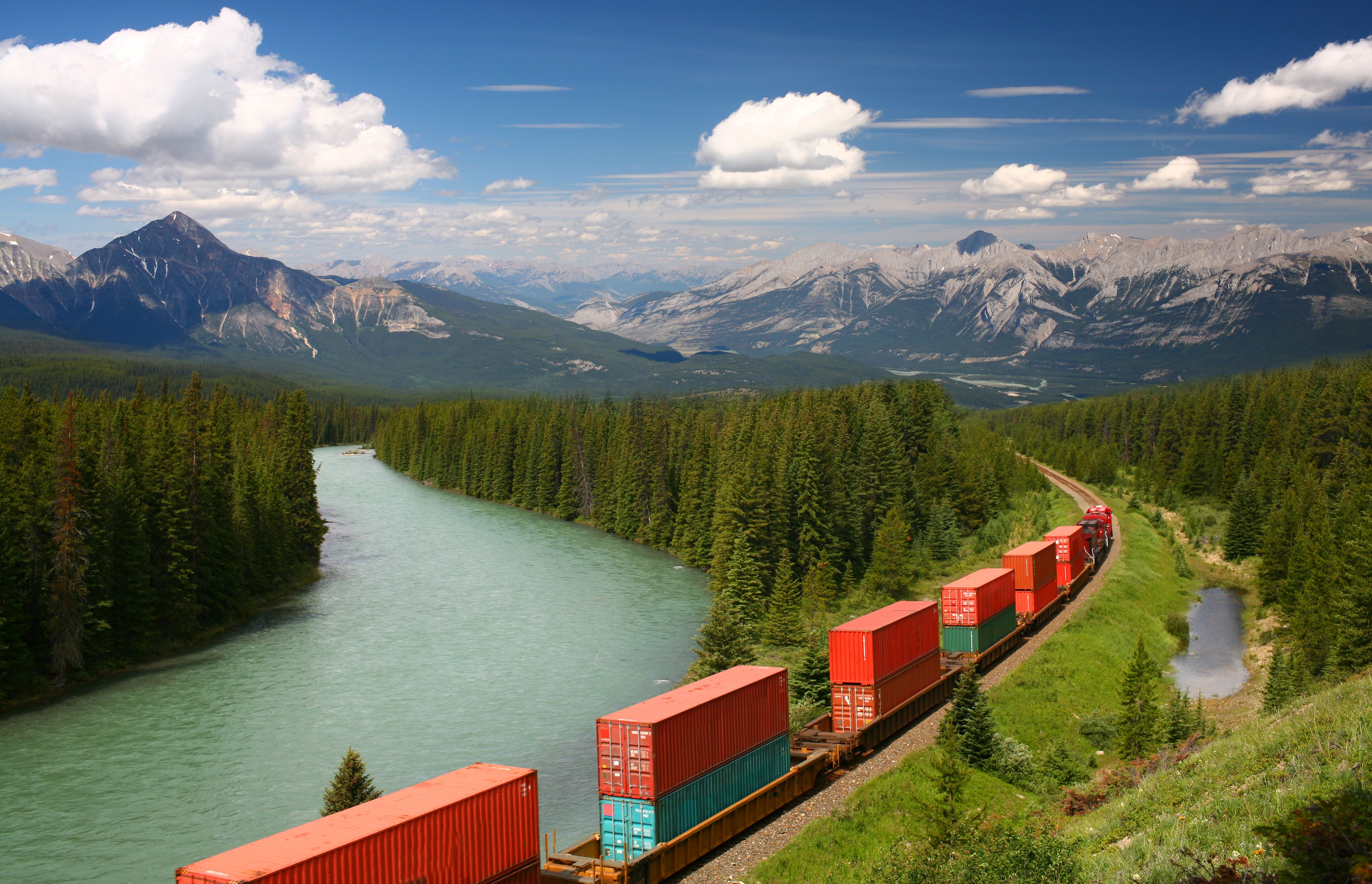 train cargo