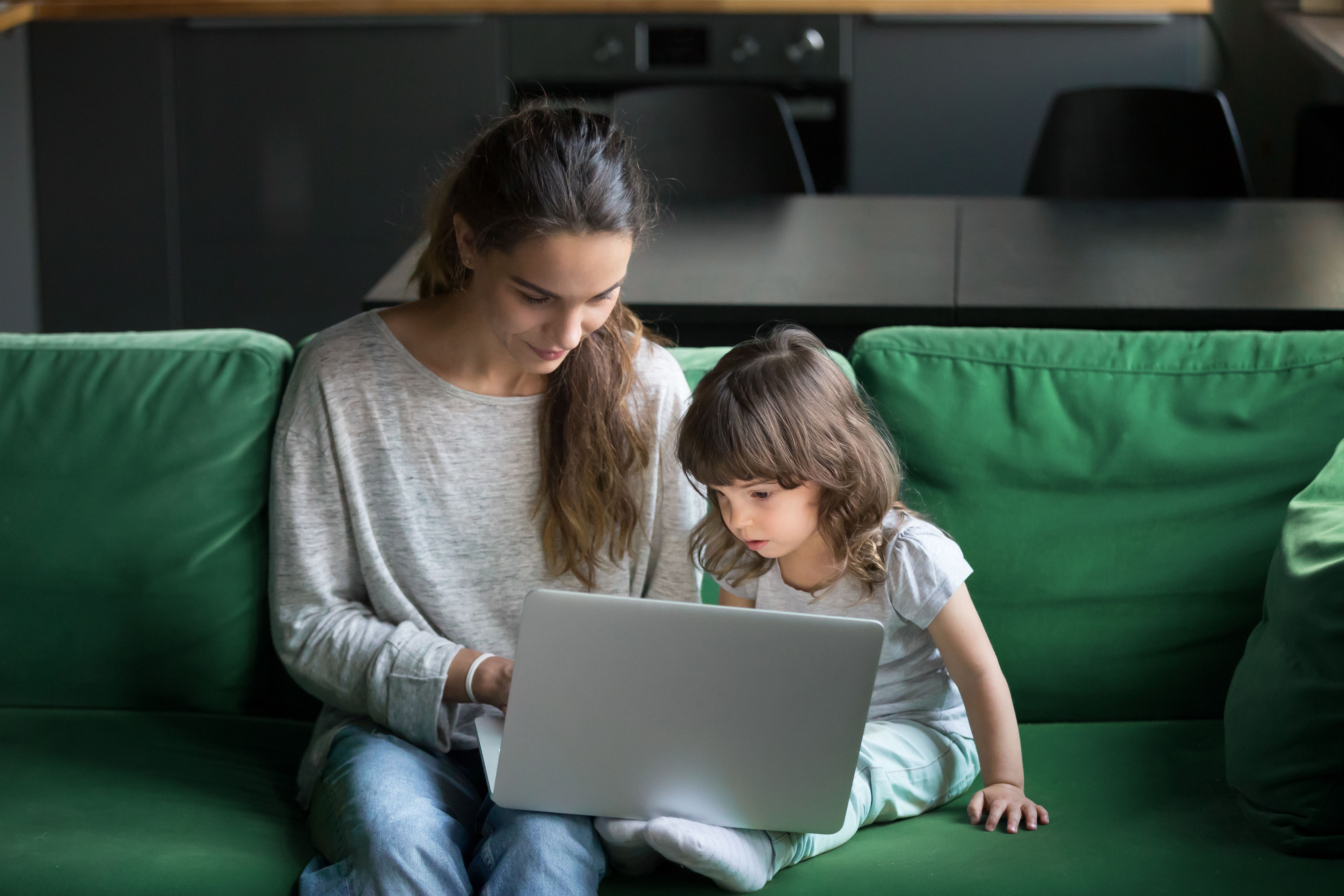 online babysitter search