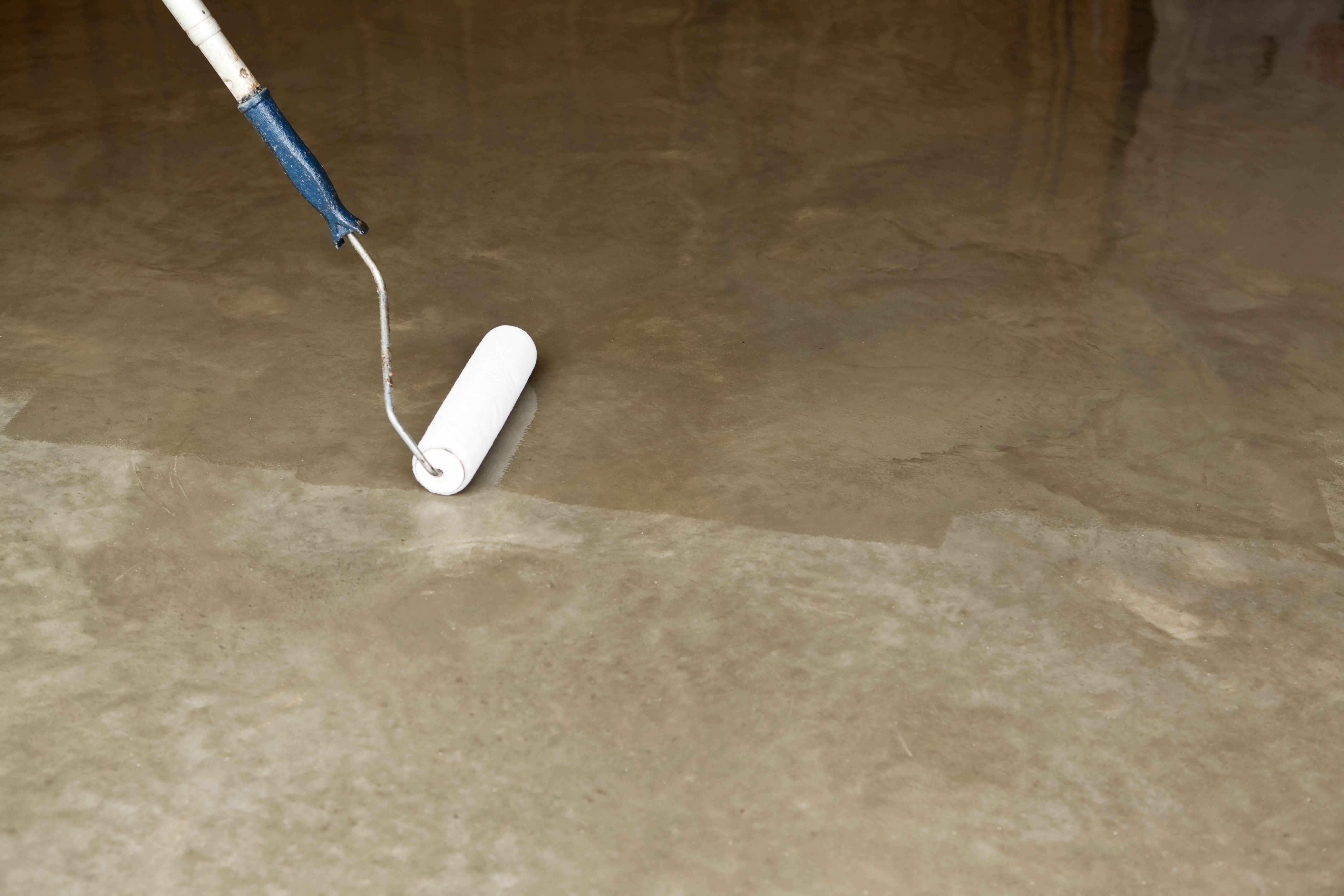 applying concrete sealer