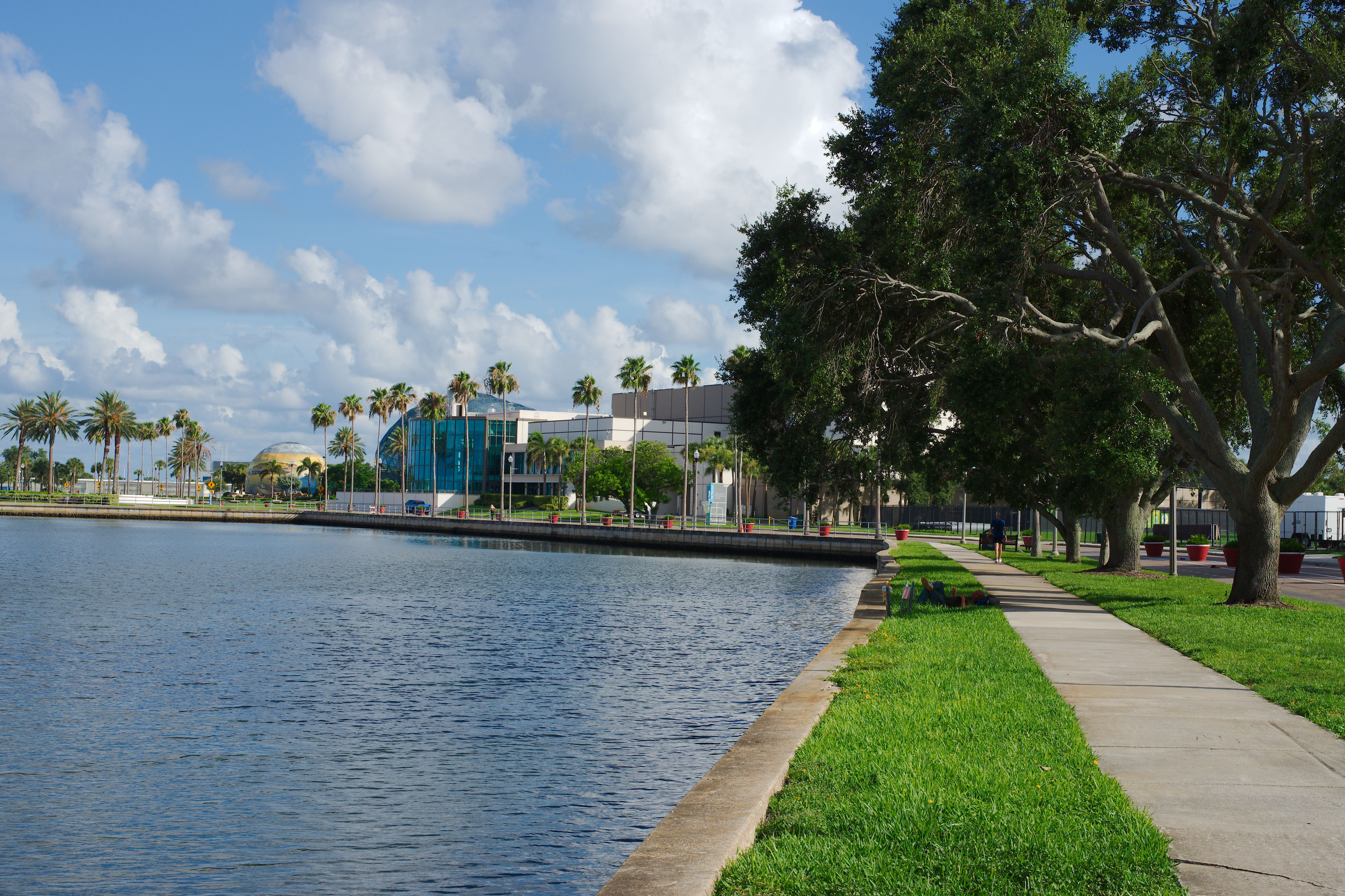 st petersburg skyline