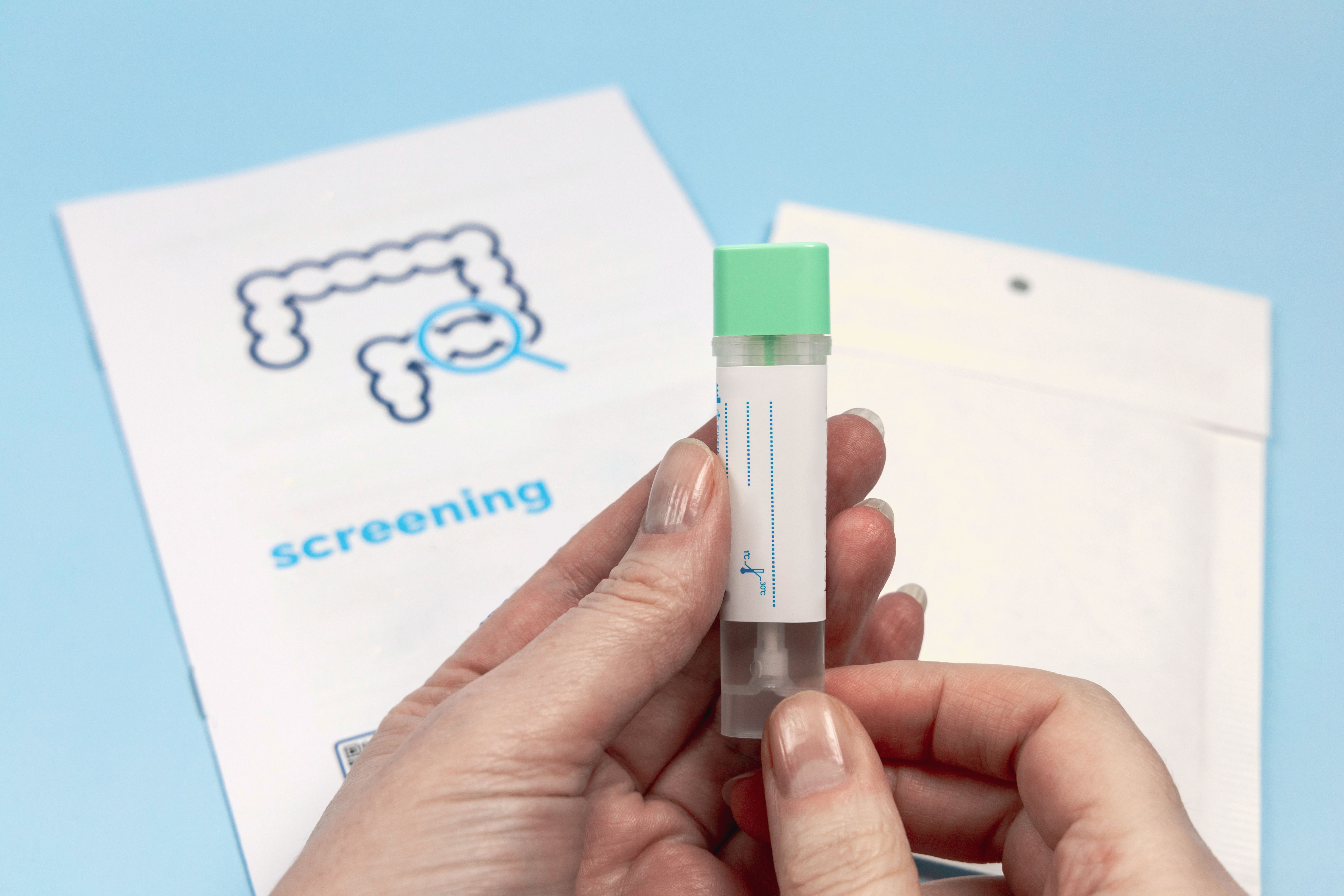 people using DNA test kit