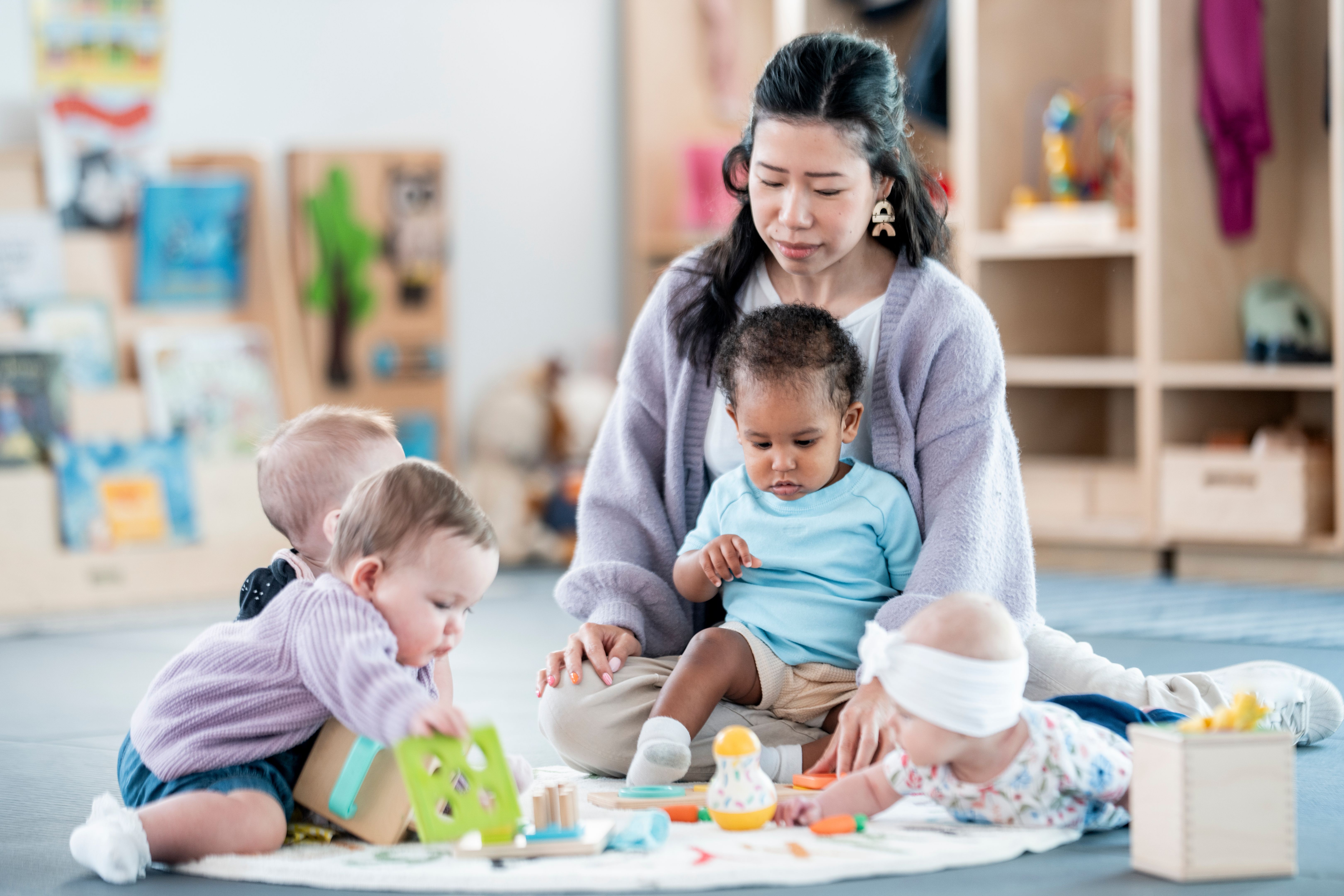 babysitter playing