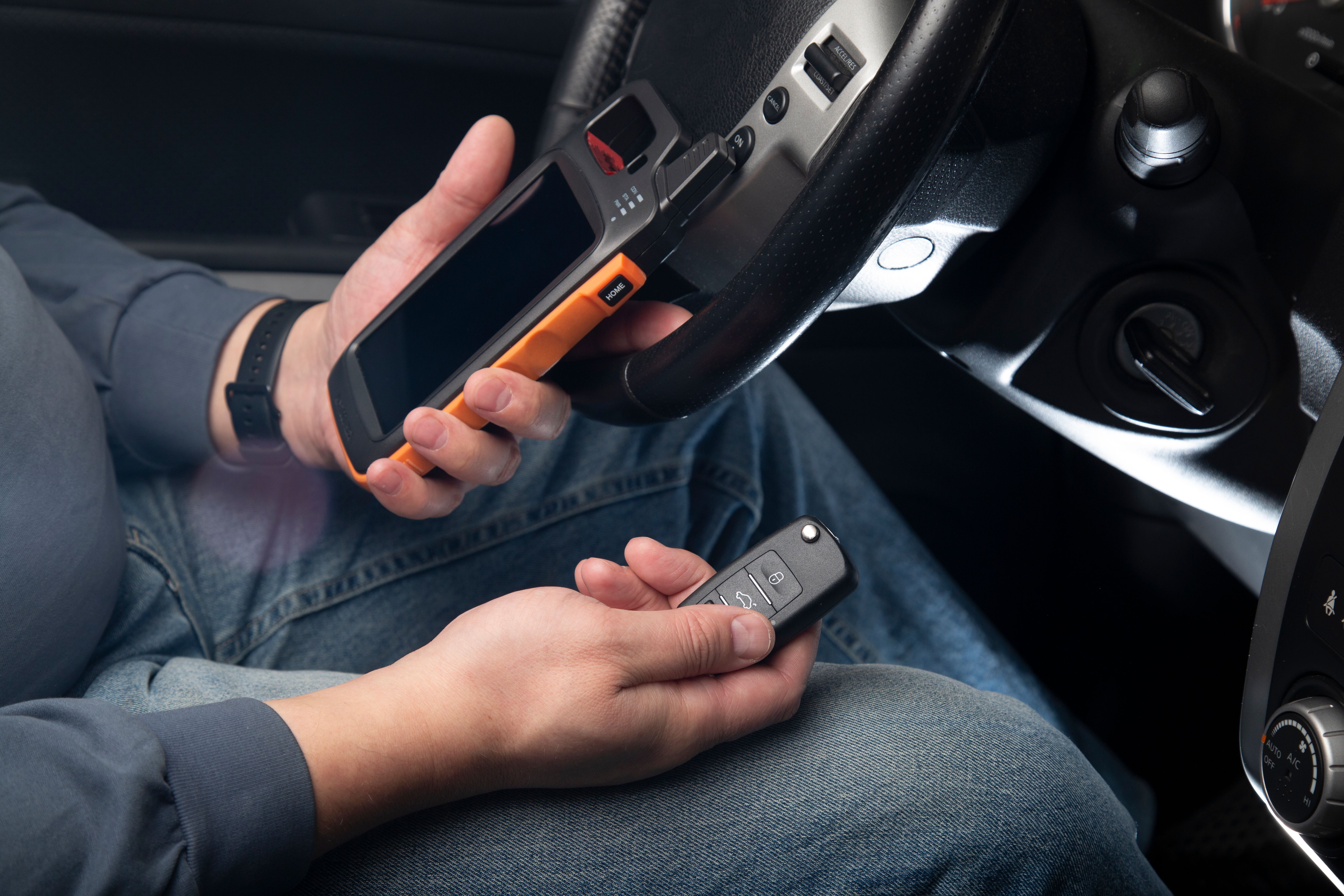 automotive locksmith