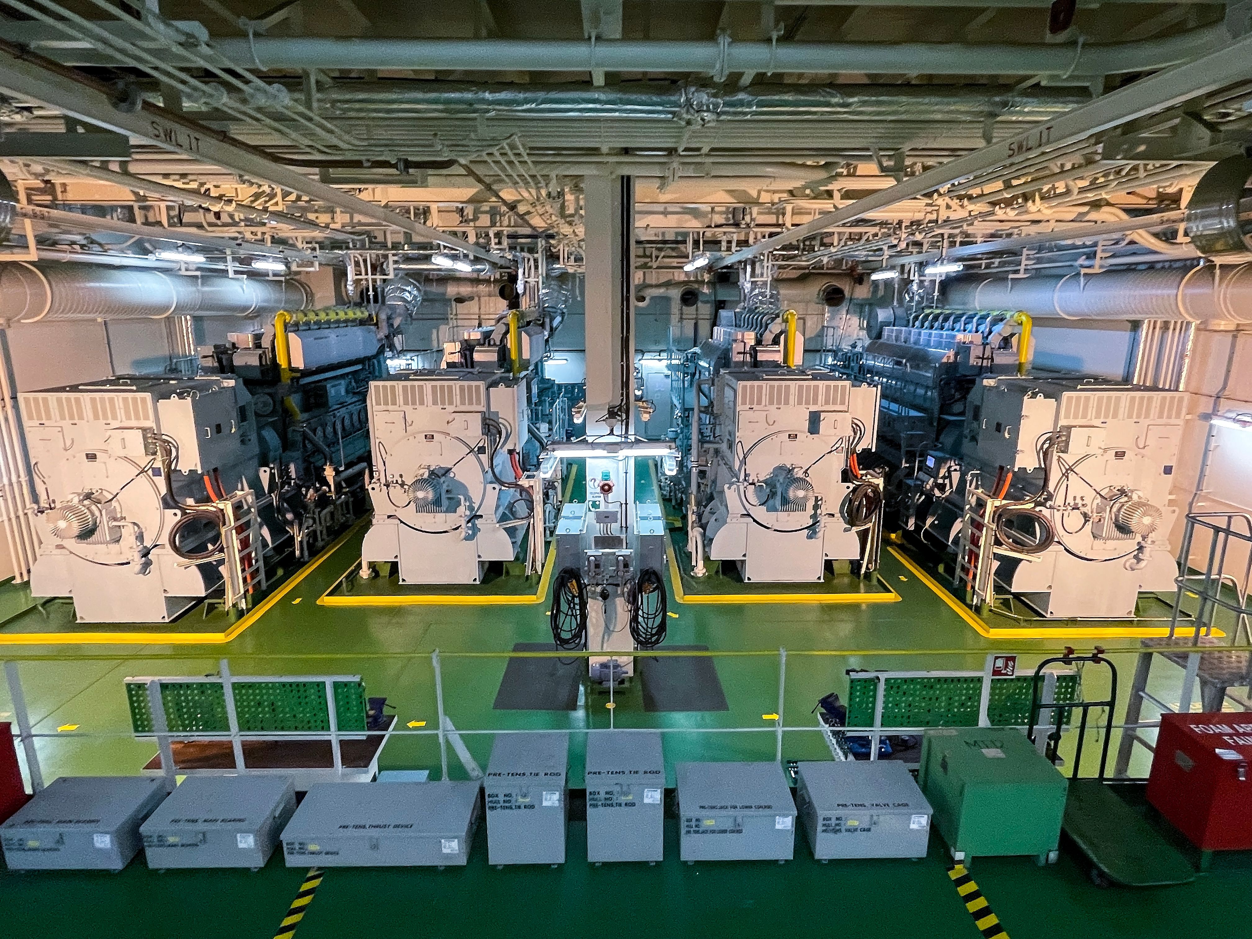 Dual fuel main engine of LNG vessel