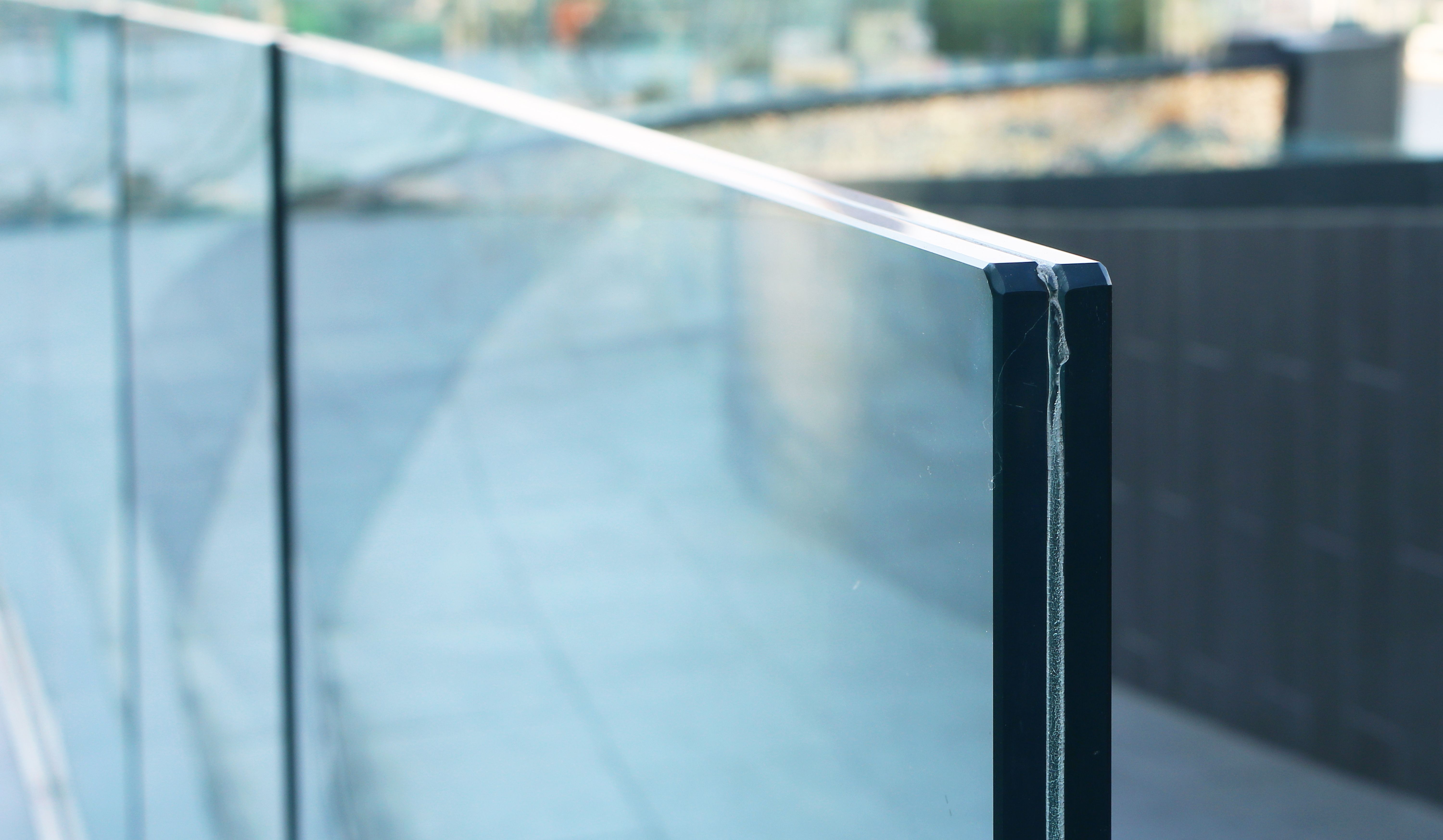 glass balcony safety