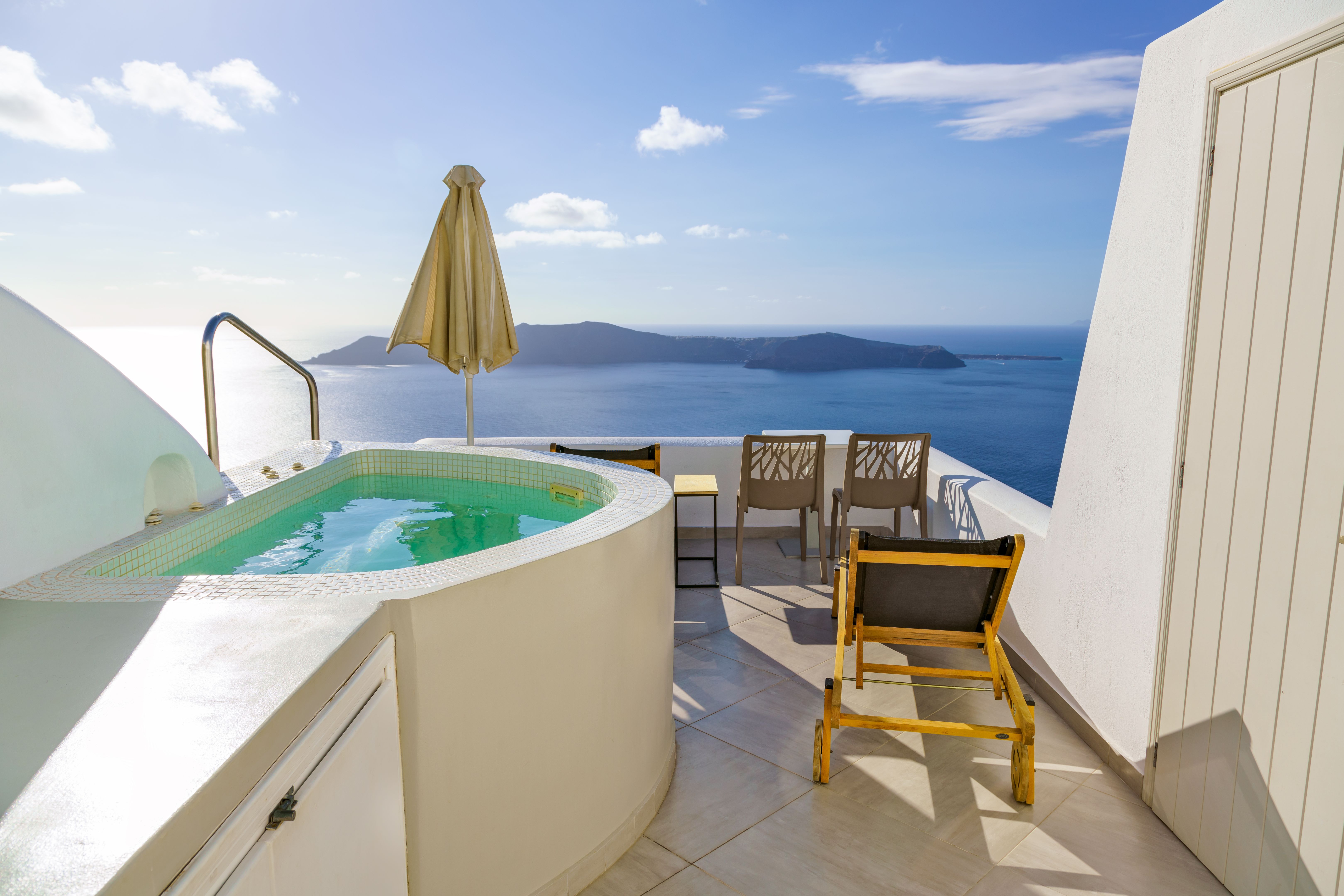 luxury suite Santorini